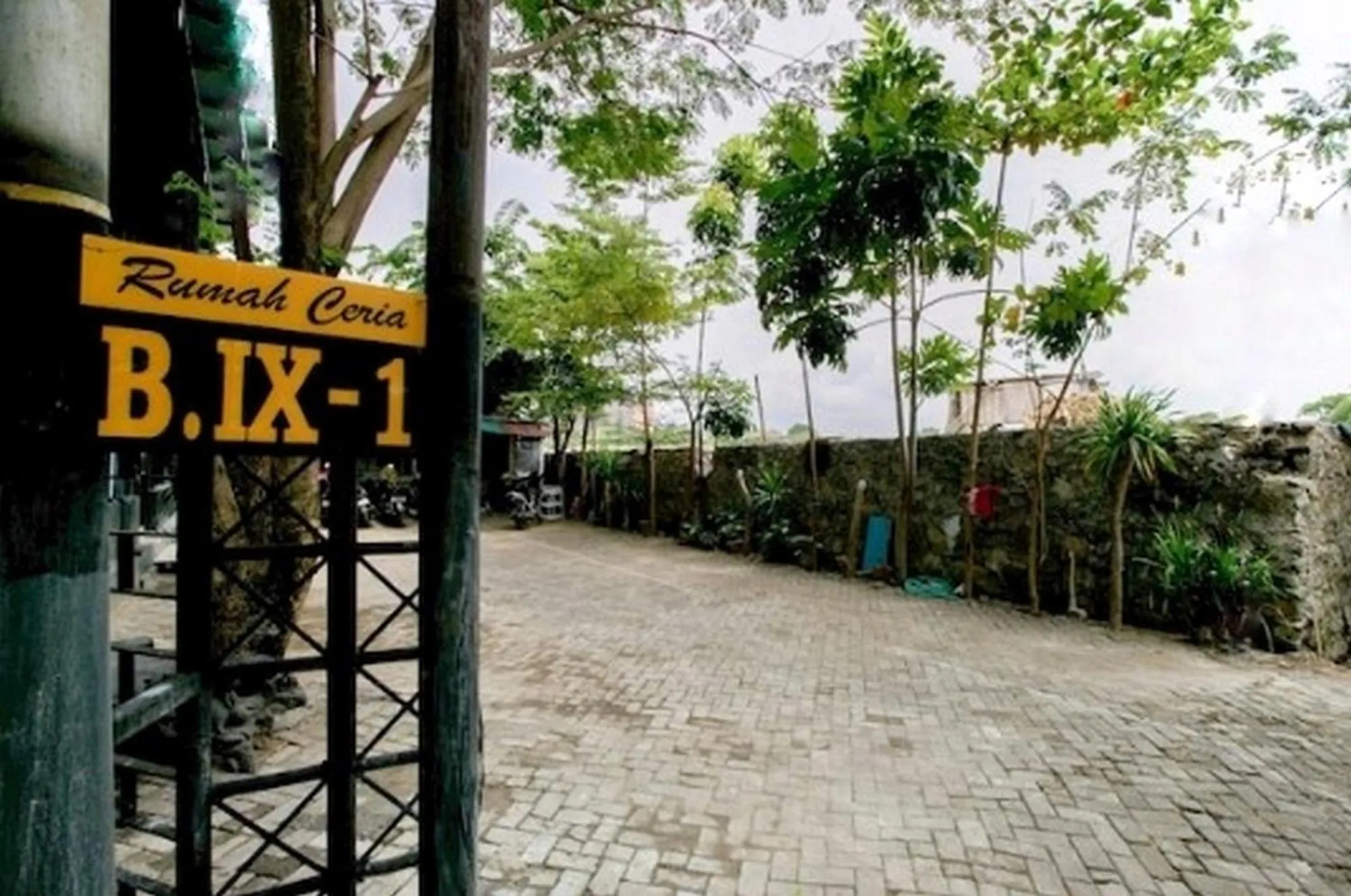 Parking in Rumah Ceria near Bandara Ahmad Yani Semarang RedPartner