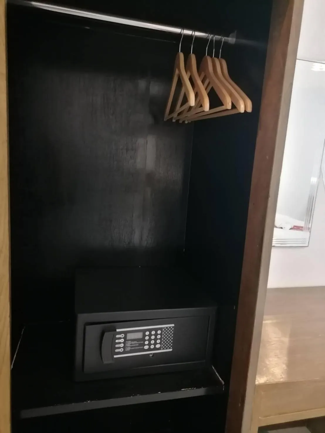 wardrobe in NJ PATONG HOTEL