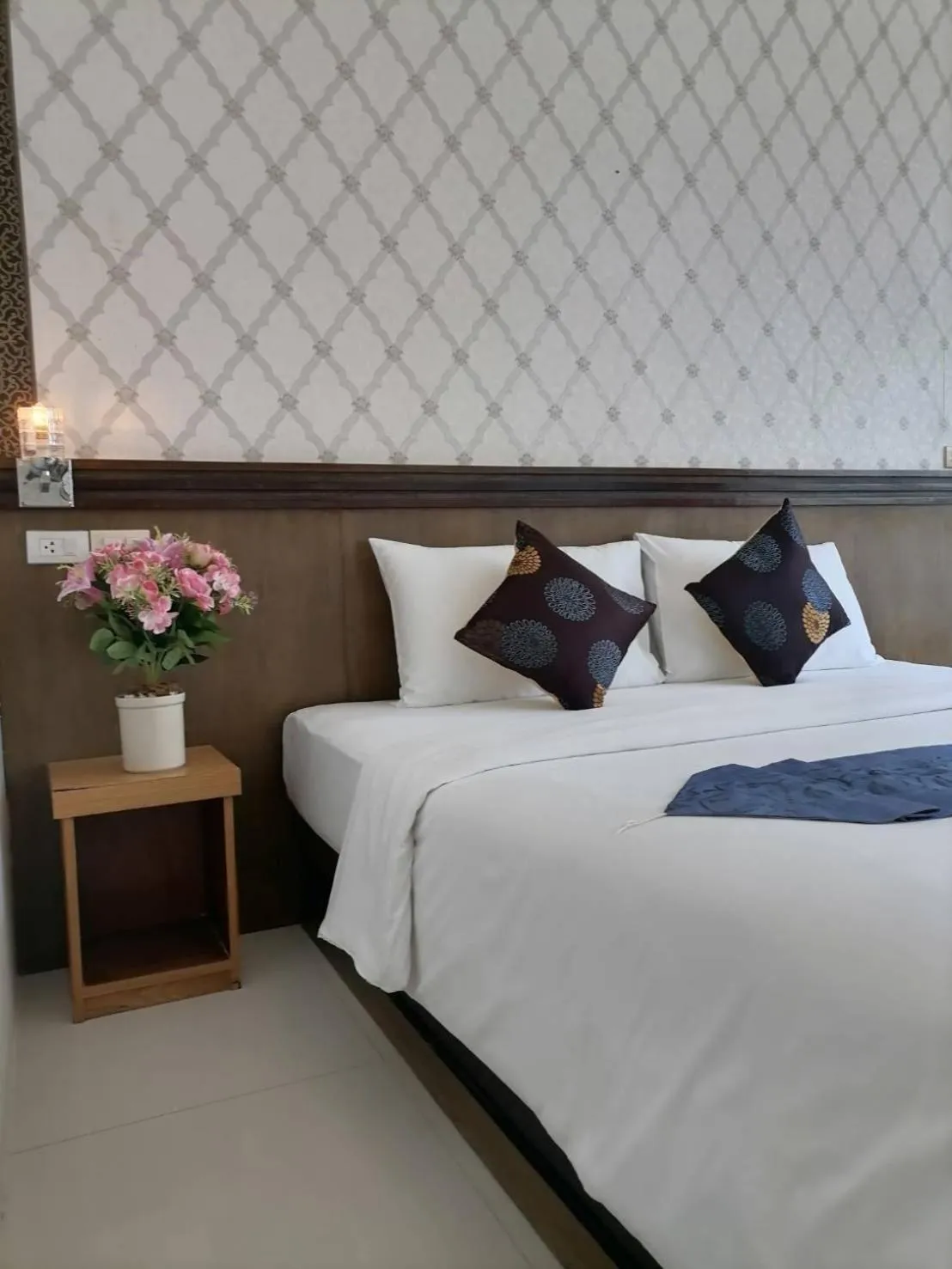 Bed in NJ PATONG HOTEL