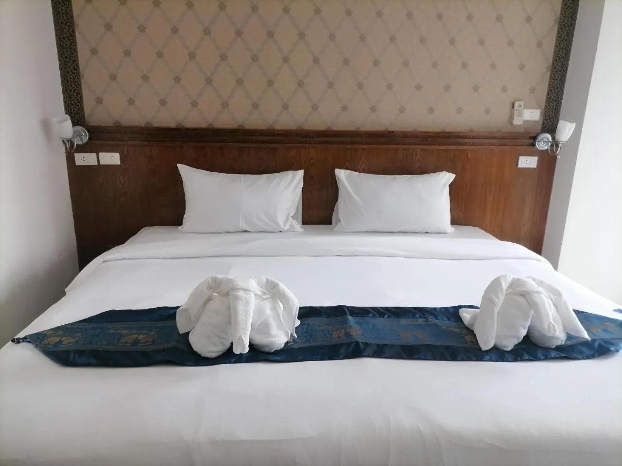 Bed in NJ PATONG HOTEL