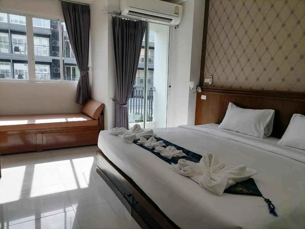 Bed in NJ PATONG HOTEL