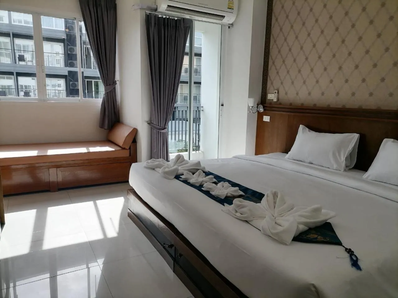 Bed in NJ PATONG HOTEL