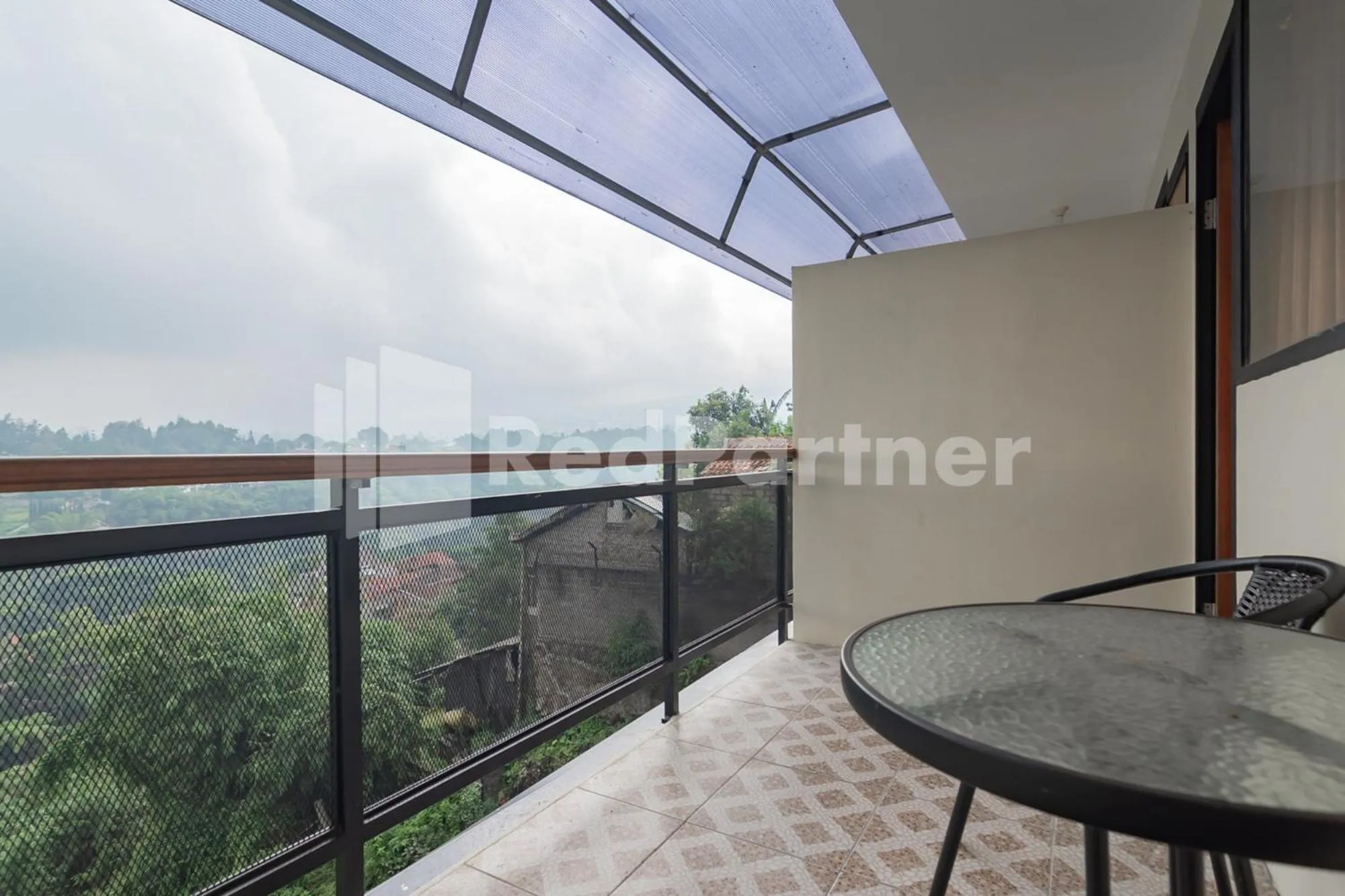 Balcony/Terrace in D'Valley View Lembang Mitra RedDoorz