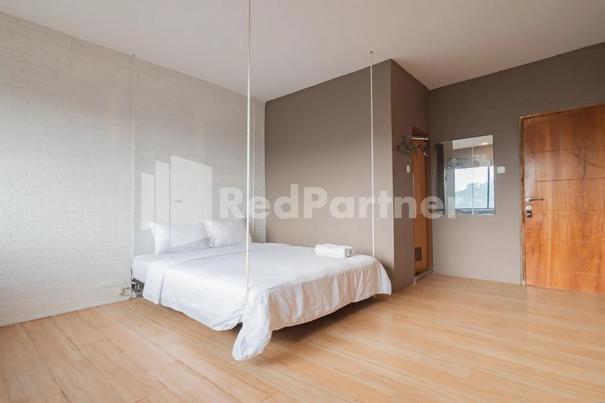 Bed in D'Valley View Lembang Mitra RedDoorz