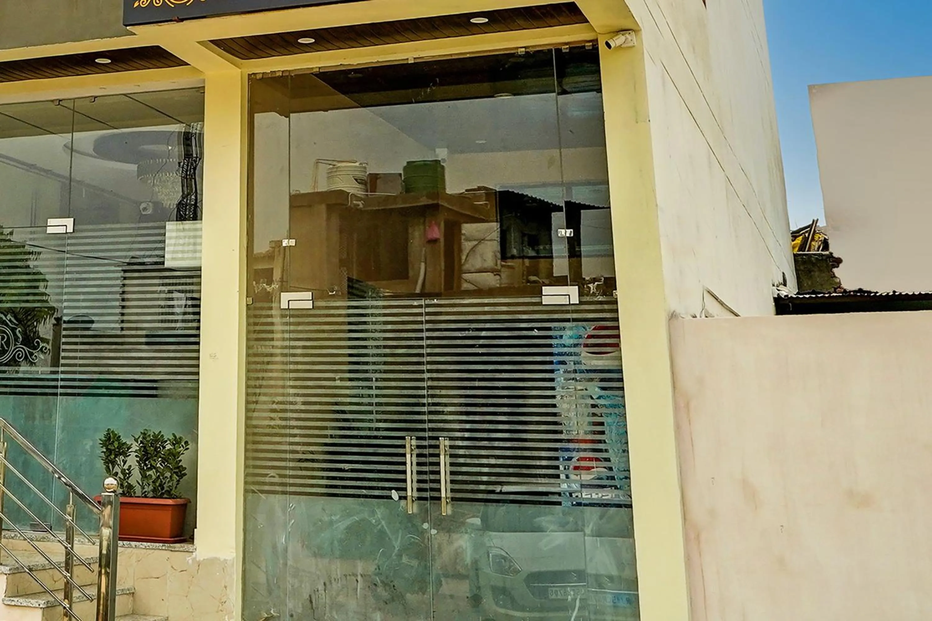 Facade/entrance in Hotel O SR HOTEL