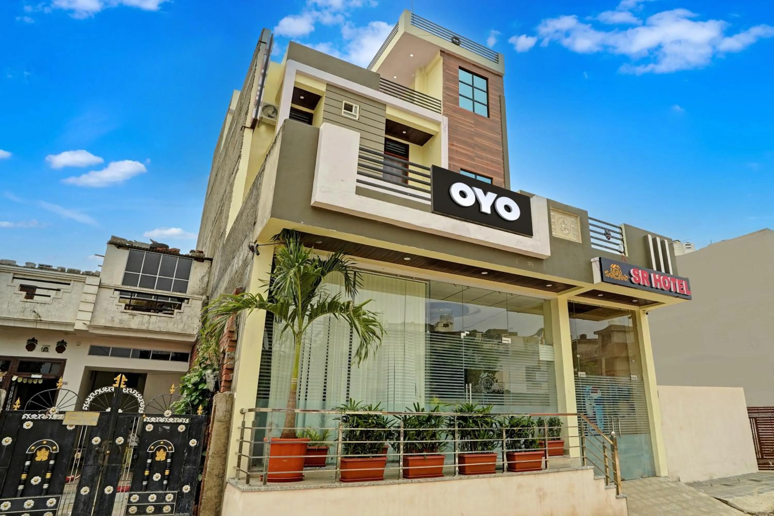 Facade/entrance in Hotel O SR HOTEL