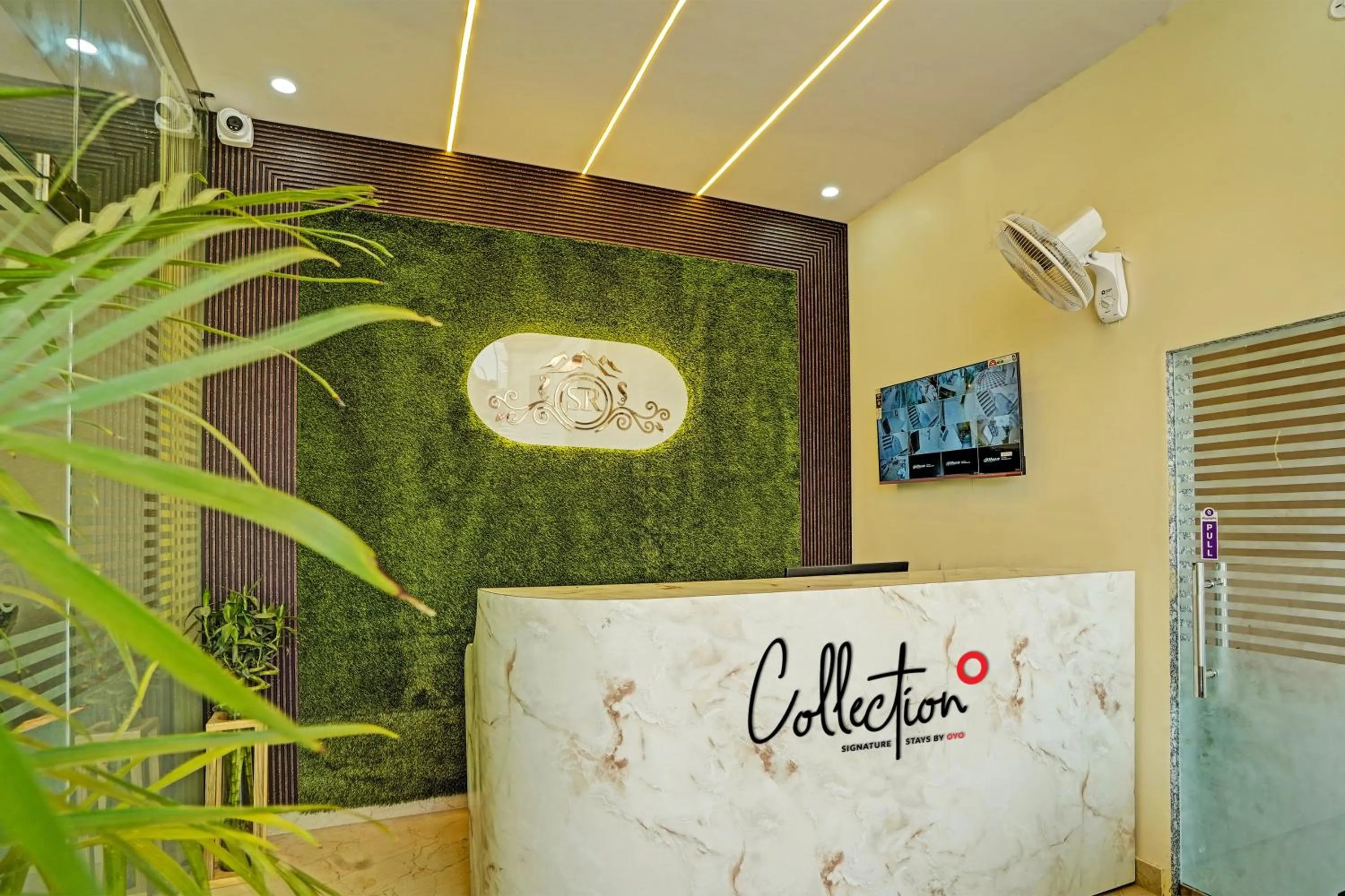 Lobby or reception in Hotel O SR HOTEL