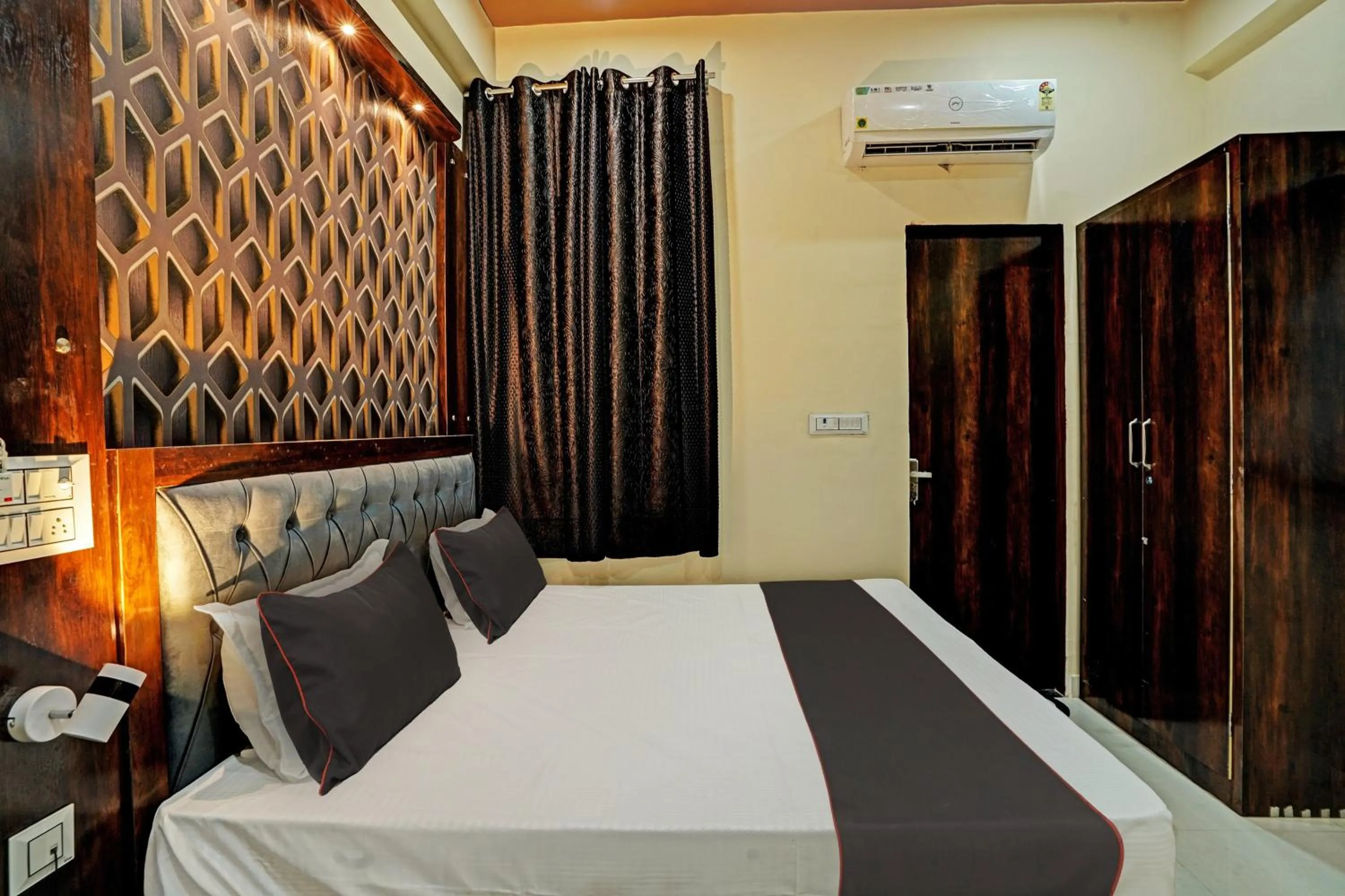 Bedroom, Bed in Hotel O SR HOTEL