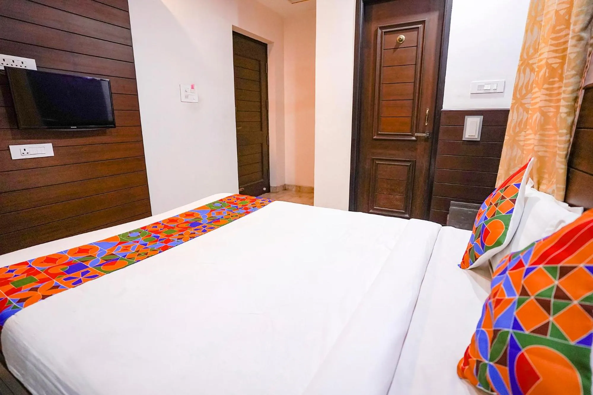 Bed in FabHotel Sai Residency - Nr Rela Hospital, Chromepet