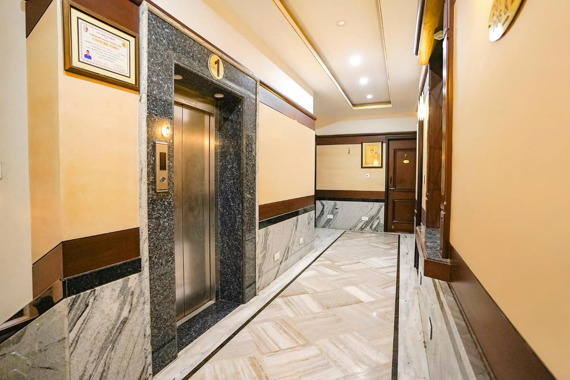 elevator in Via MM Residency