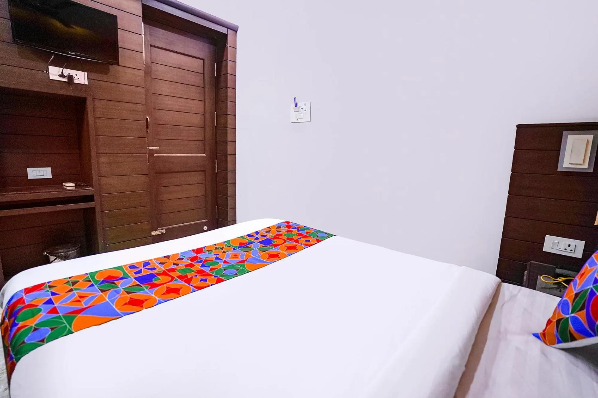 Bed in FabHotel Sai Residency - Nr Rela Hospital, Chromepet