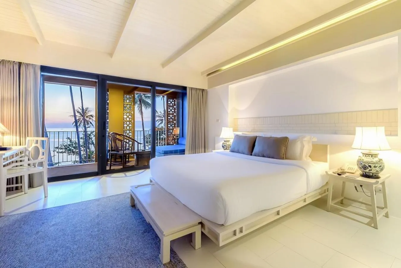 Bed in Awa Resort Koh Chang