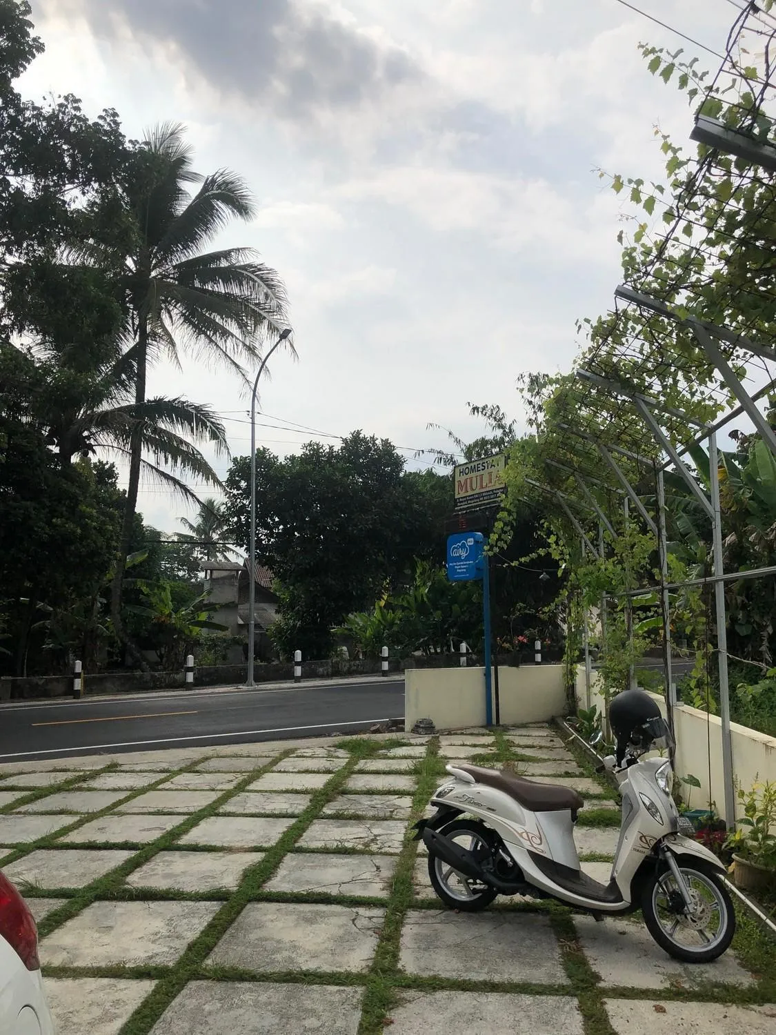 Parking in Homestay Mulia Syariah Borobudur Magelang Mitra RedDoorz