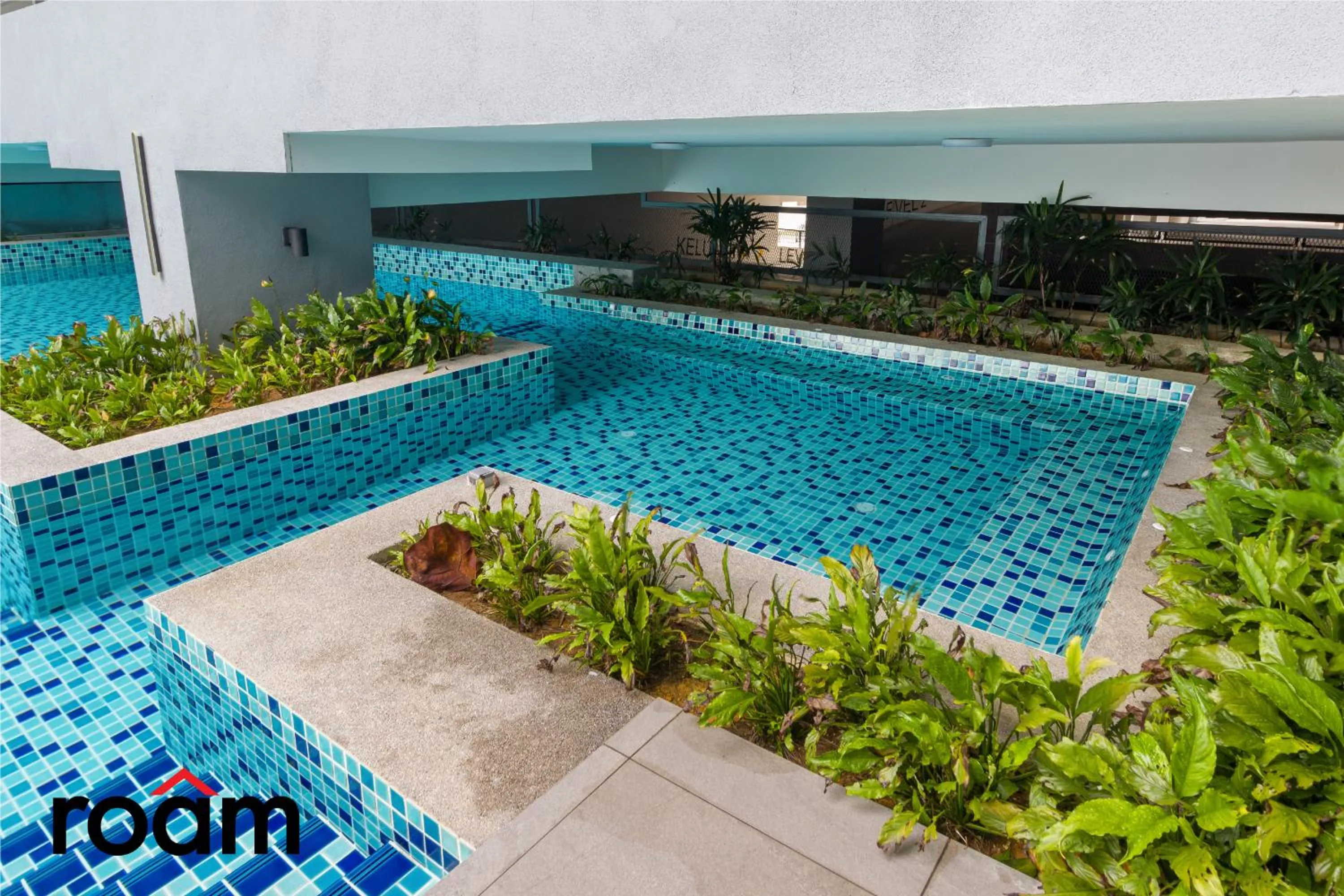 Swimming pool in Neu Suites Residence, Embassy Row