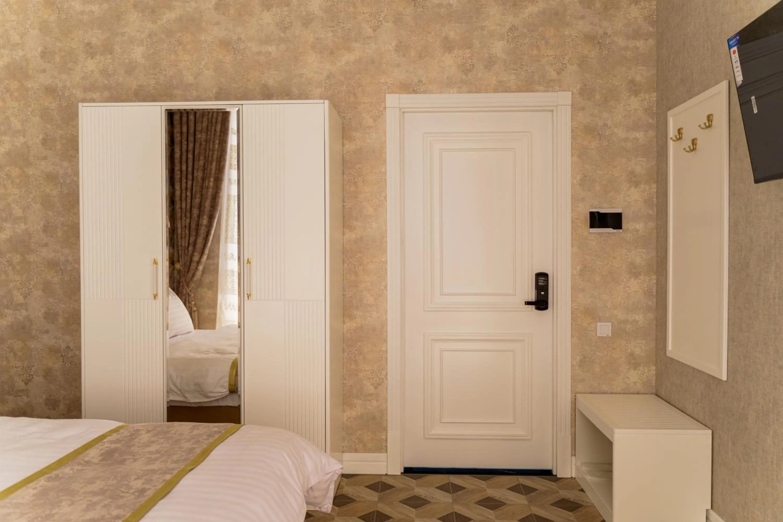 TV and multimedia, Bed in AYNIY Hotel