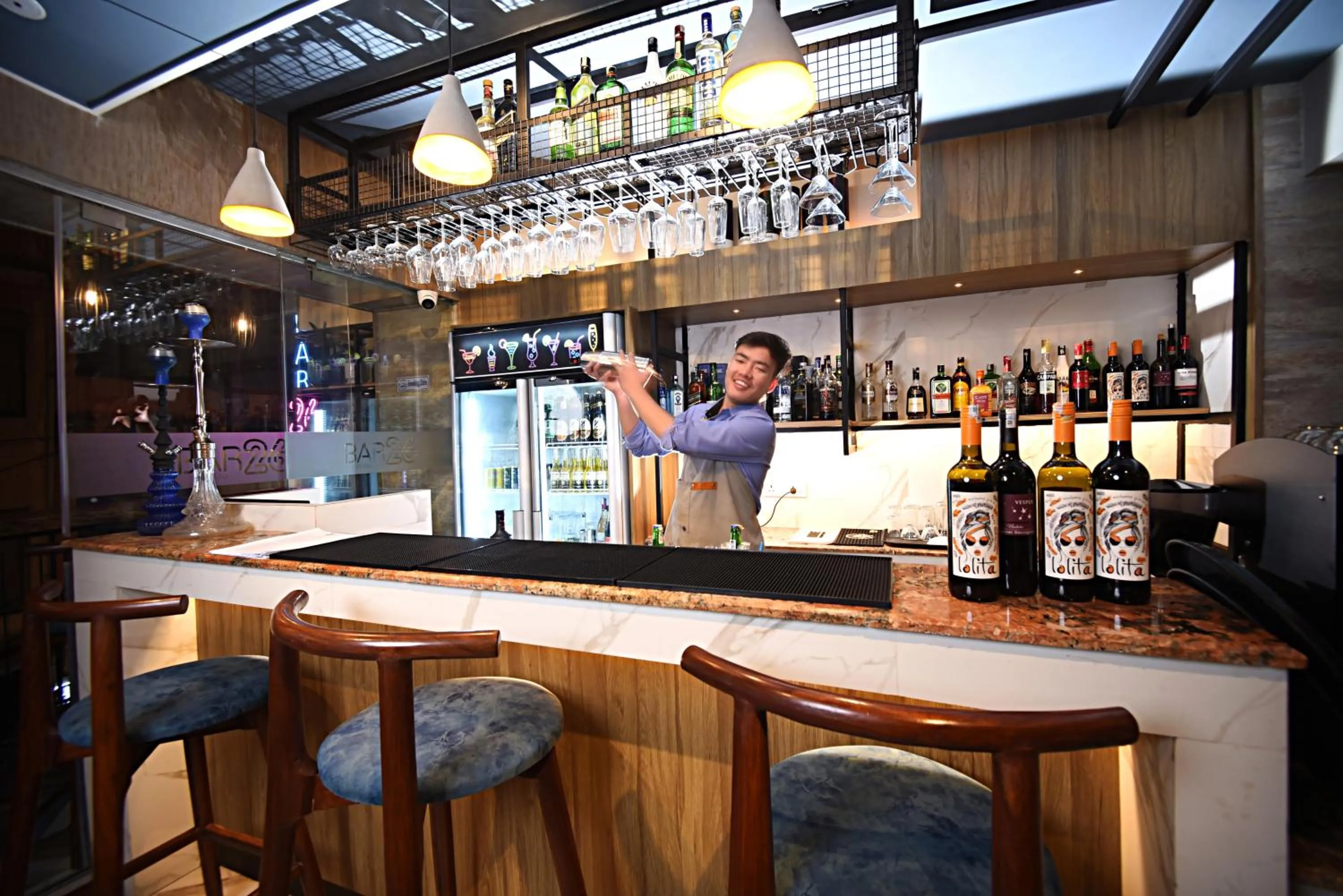 Restaurant/places to eat in Daali Hotel & Apartment