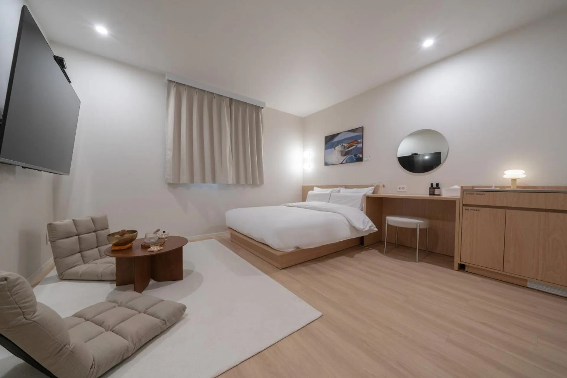 Photo of the whole room, Bed in Aank Hotel Ilsan