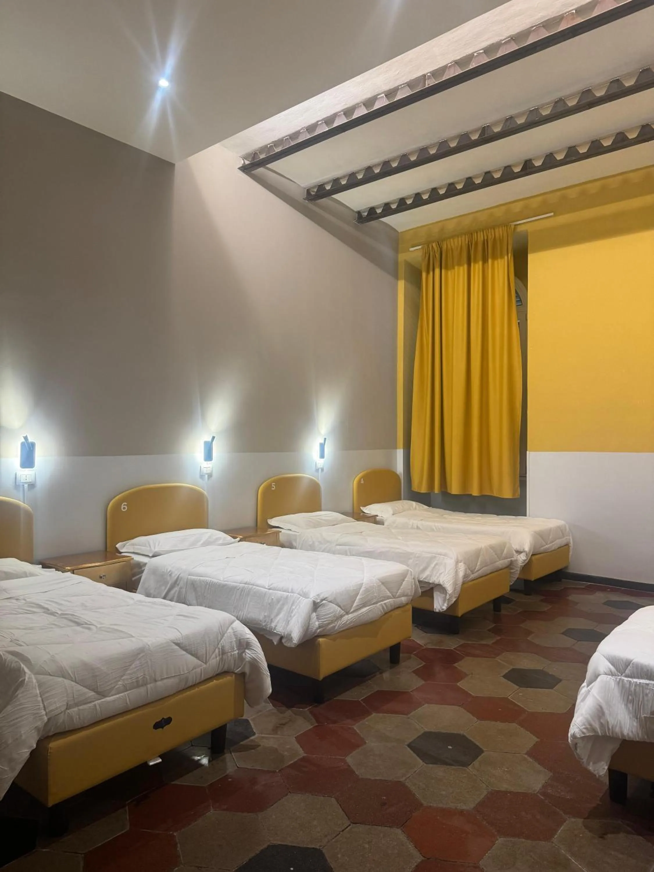 Photo of the whole room, Bed in Borgo Ripa Urban Travel