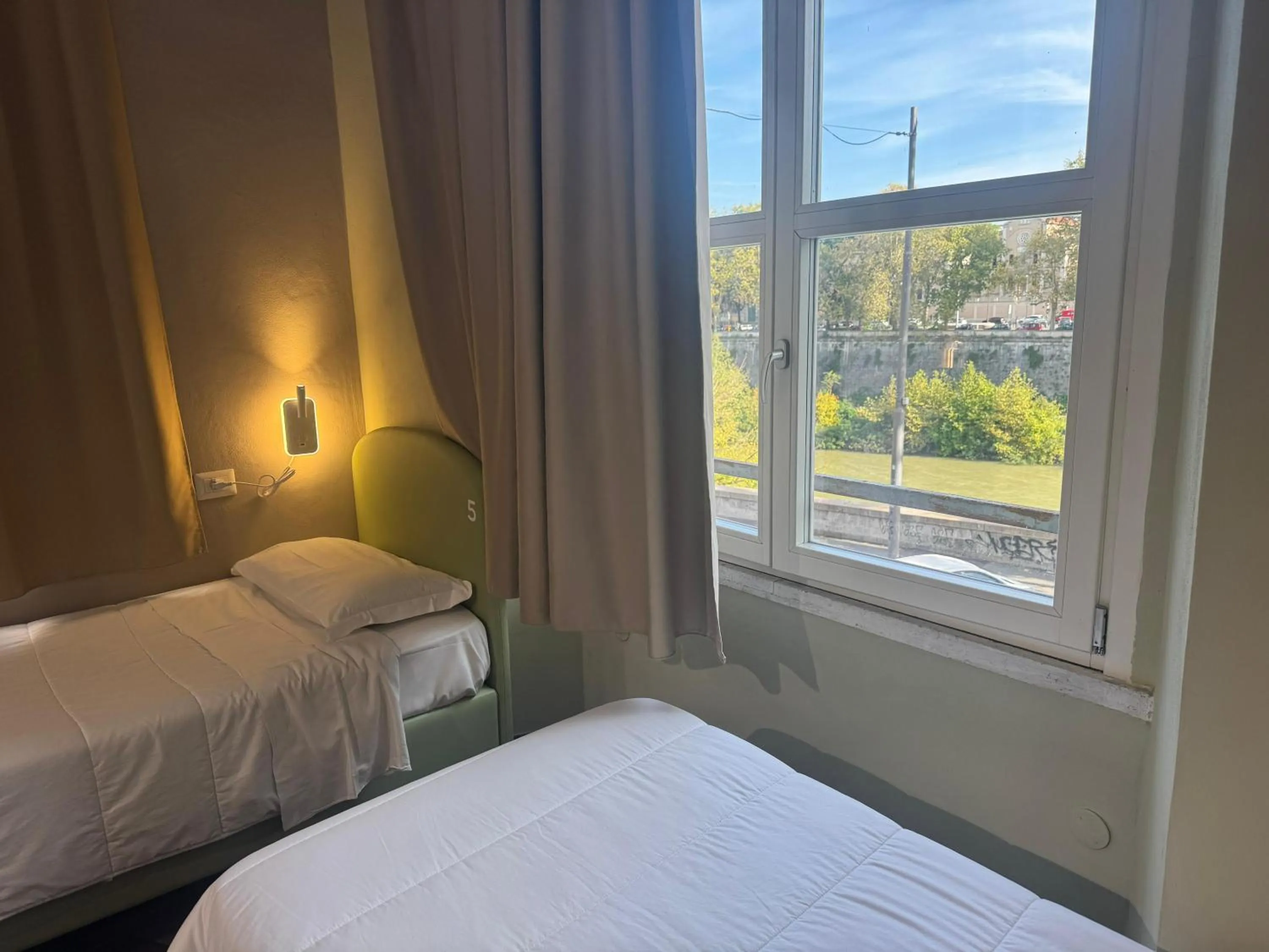 Photo of the whole room, Bed in Borgo Ripa Urban Travel