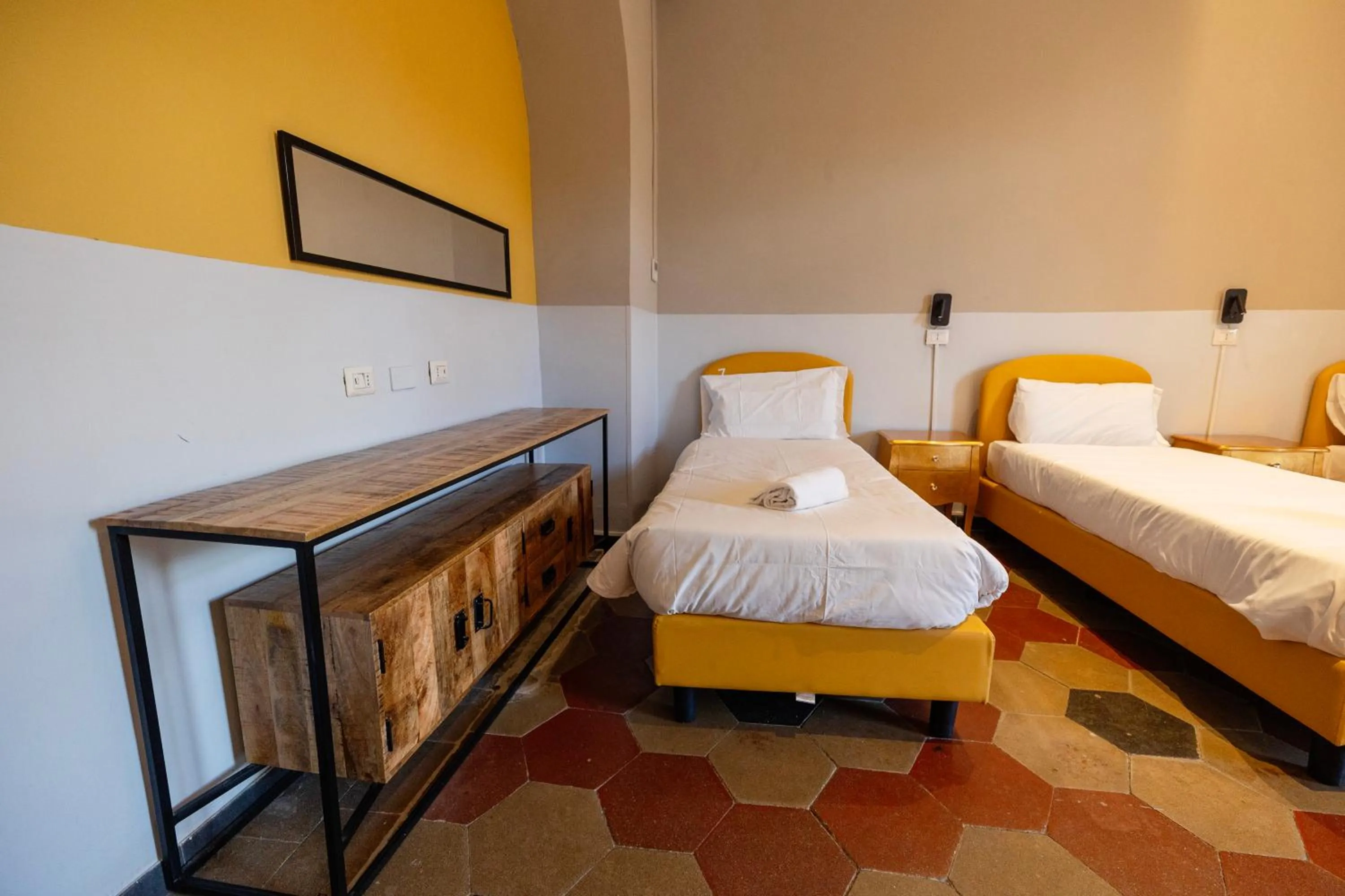 Photo of the whole room, Bed in Borgo Ripa Urban Travel