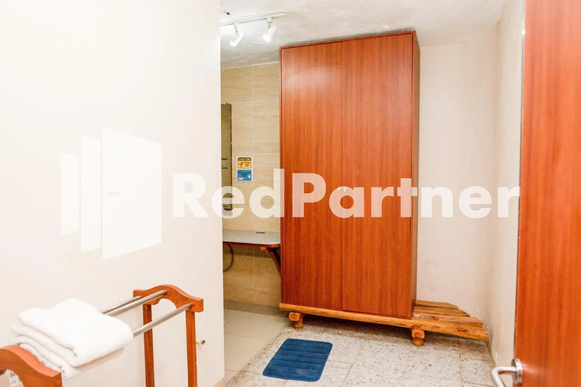 wardrobe in Mango House Semarang RedPartner