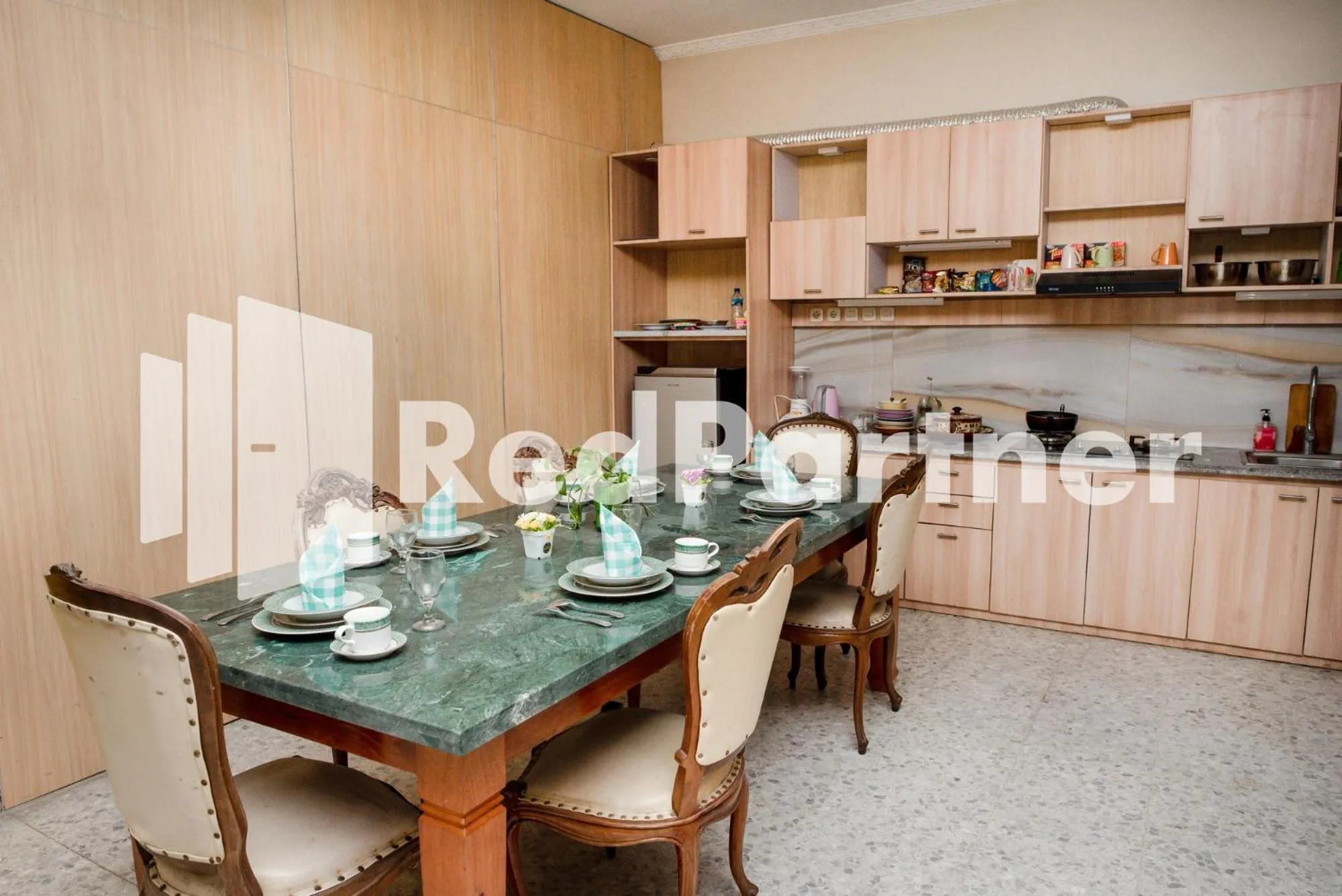 Kitchen or kitchenette in Mango House Semarang RedPartner