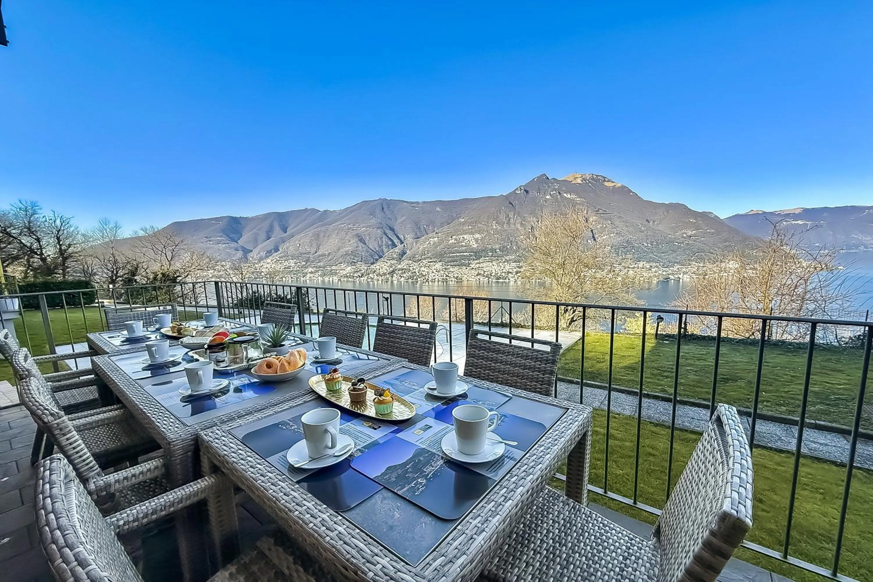 Dining area in Casa Tulipano Grande