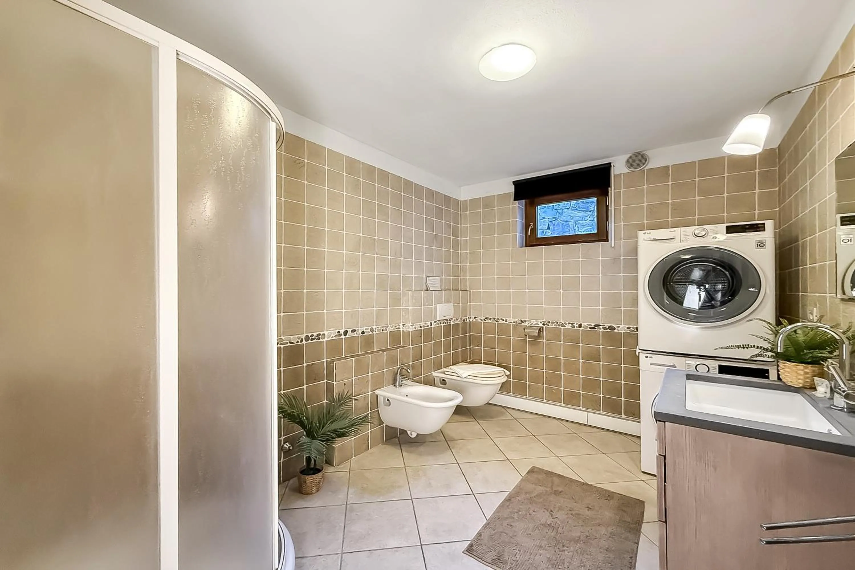 Shower in Casa Tulipano Grande