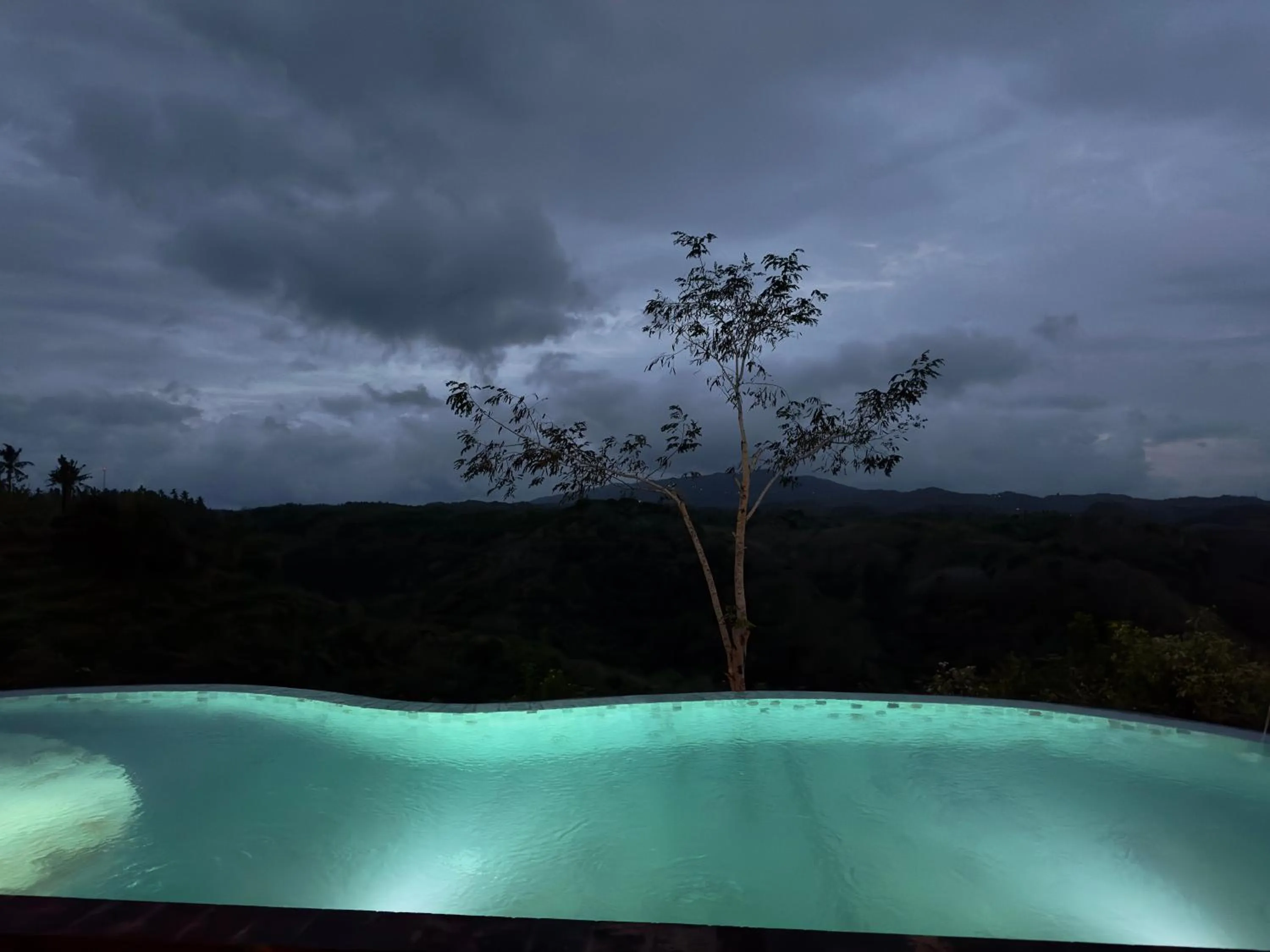 Night in Green Coco Suite