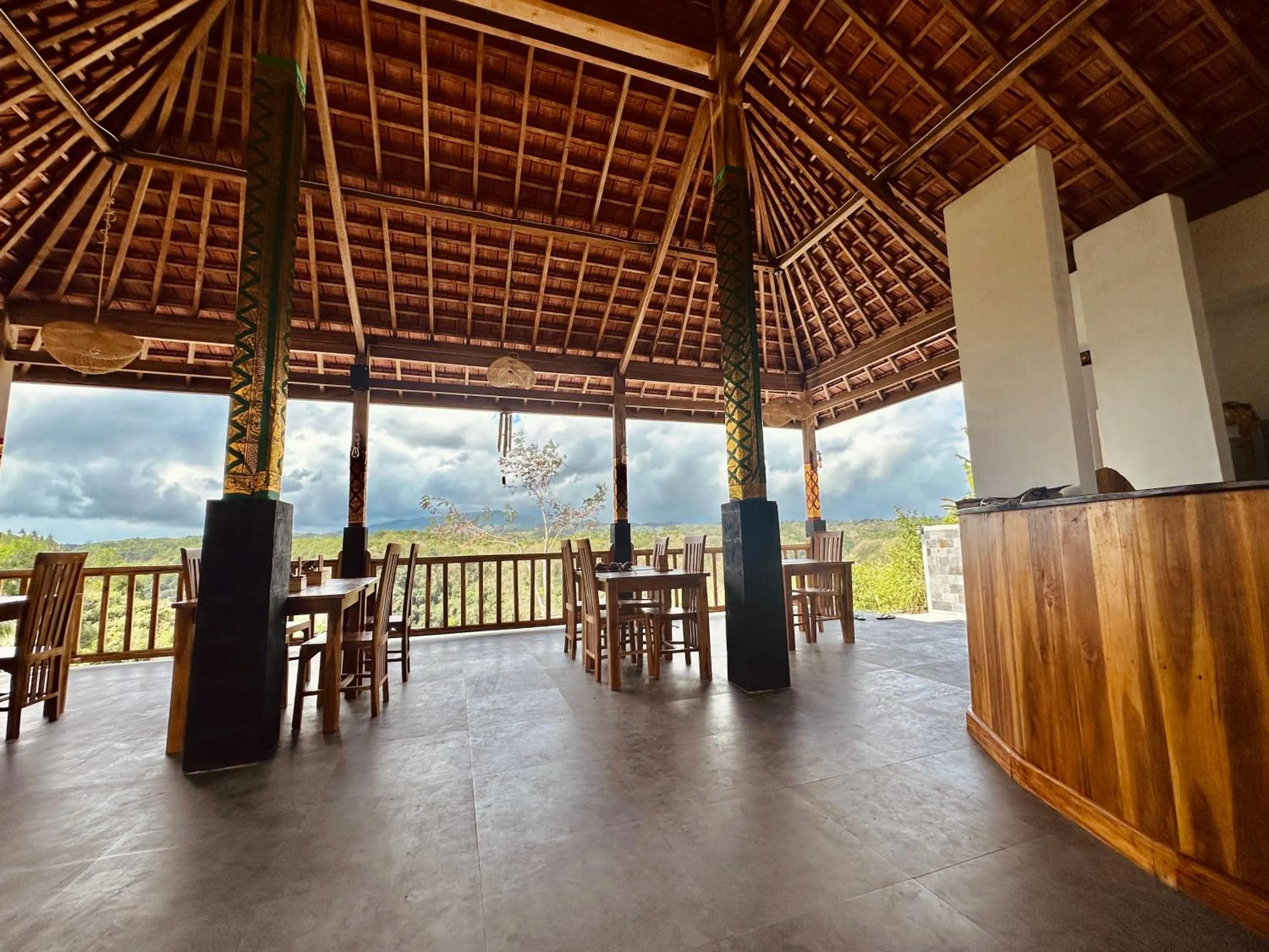 Restaurant/places to eat in Green Coco Suite