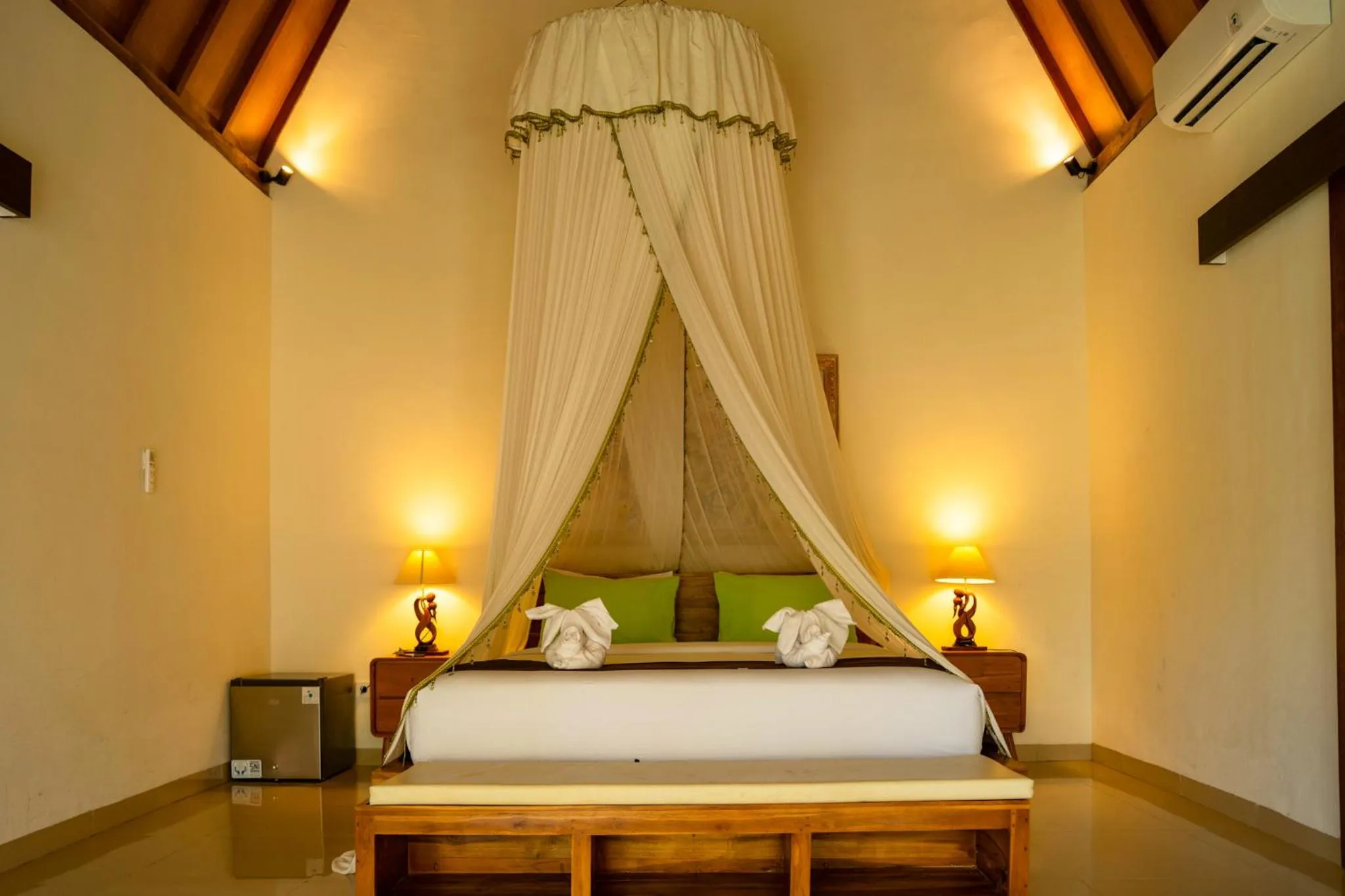 Bed in Green Coco Suite by AGATA