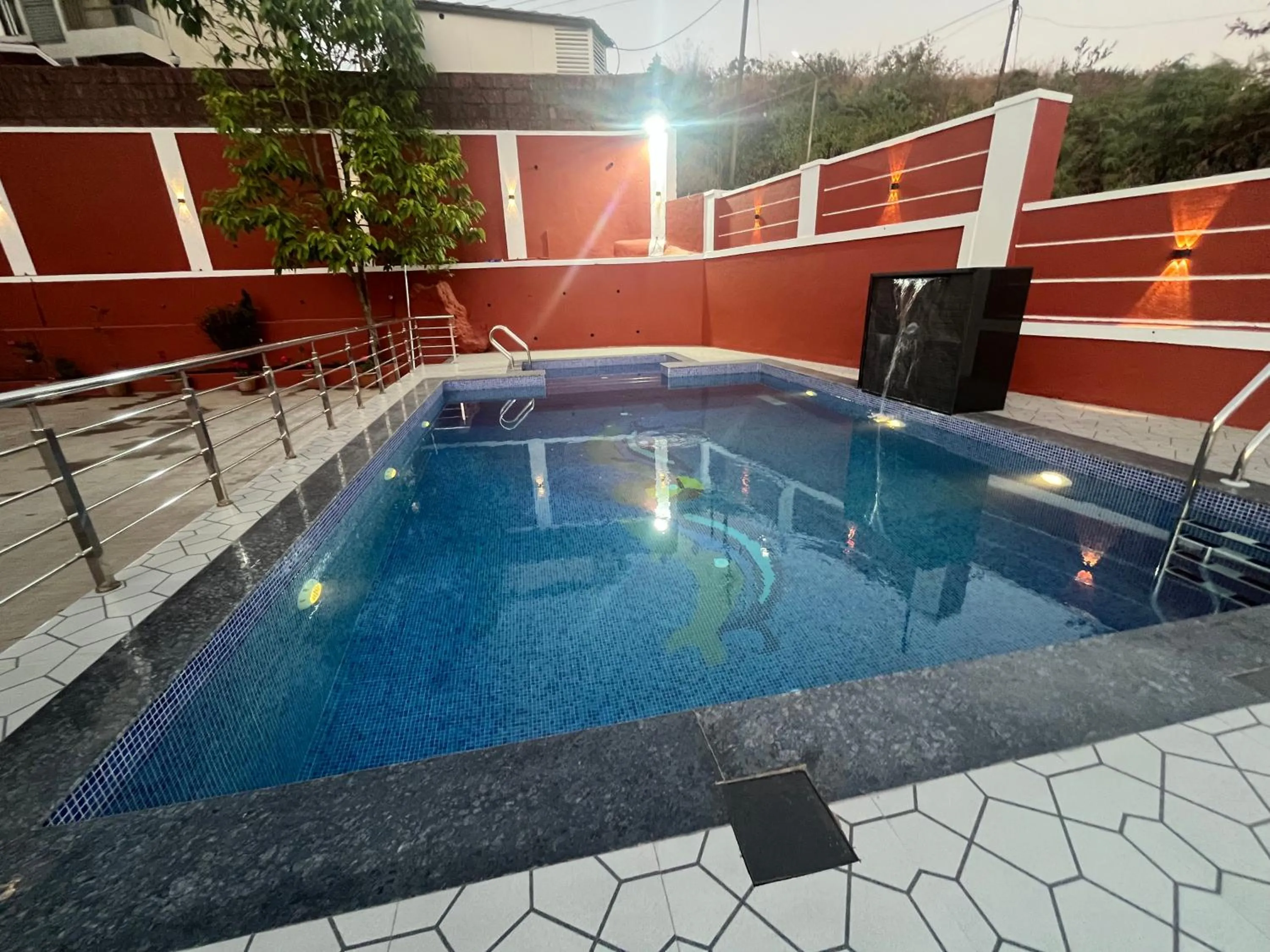 Swimming pool in Gugal Bliss