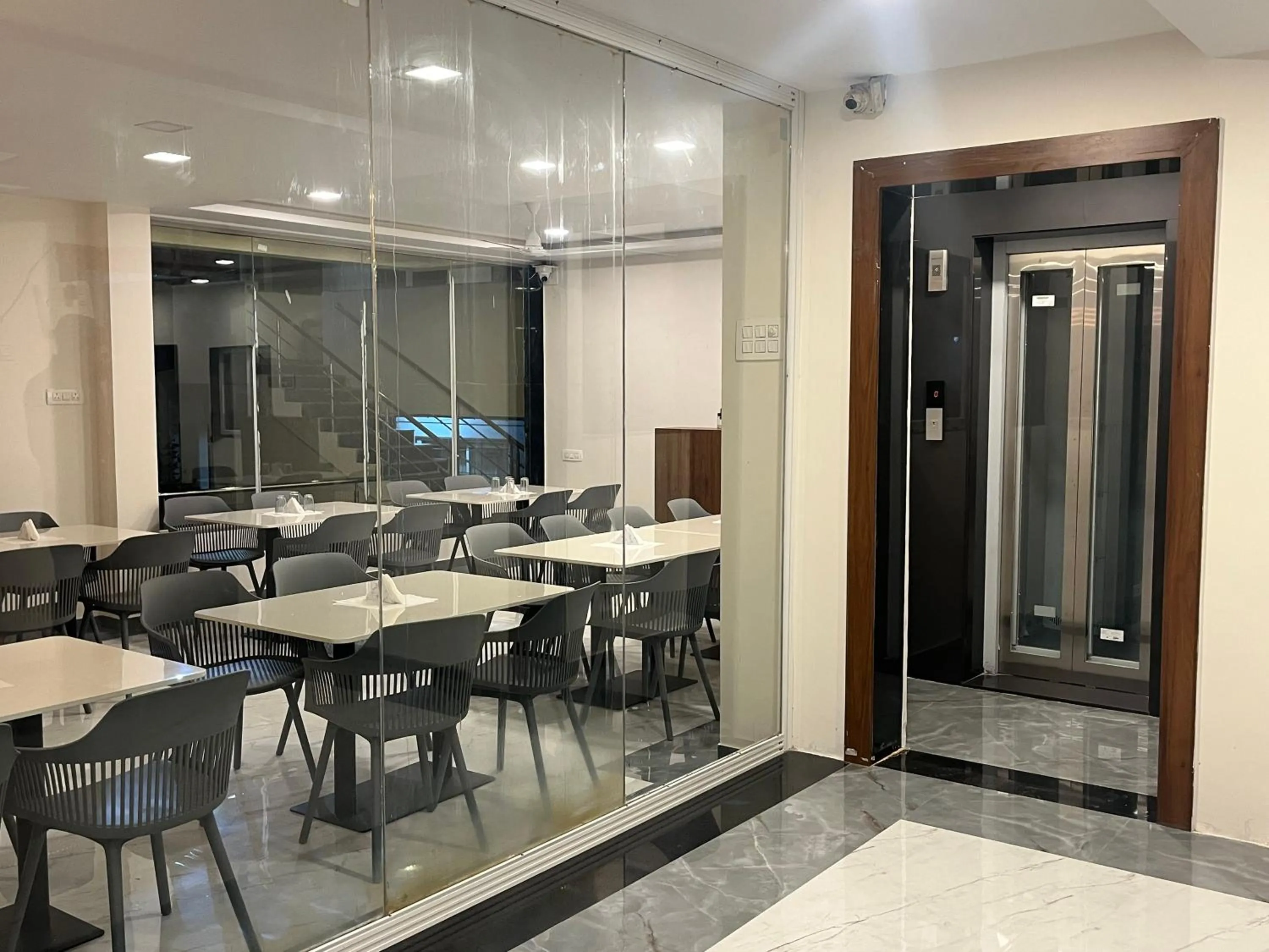 Restaurant/places to eat in Gugal Bliss