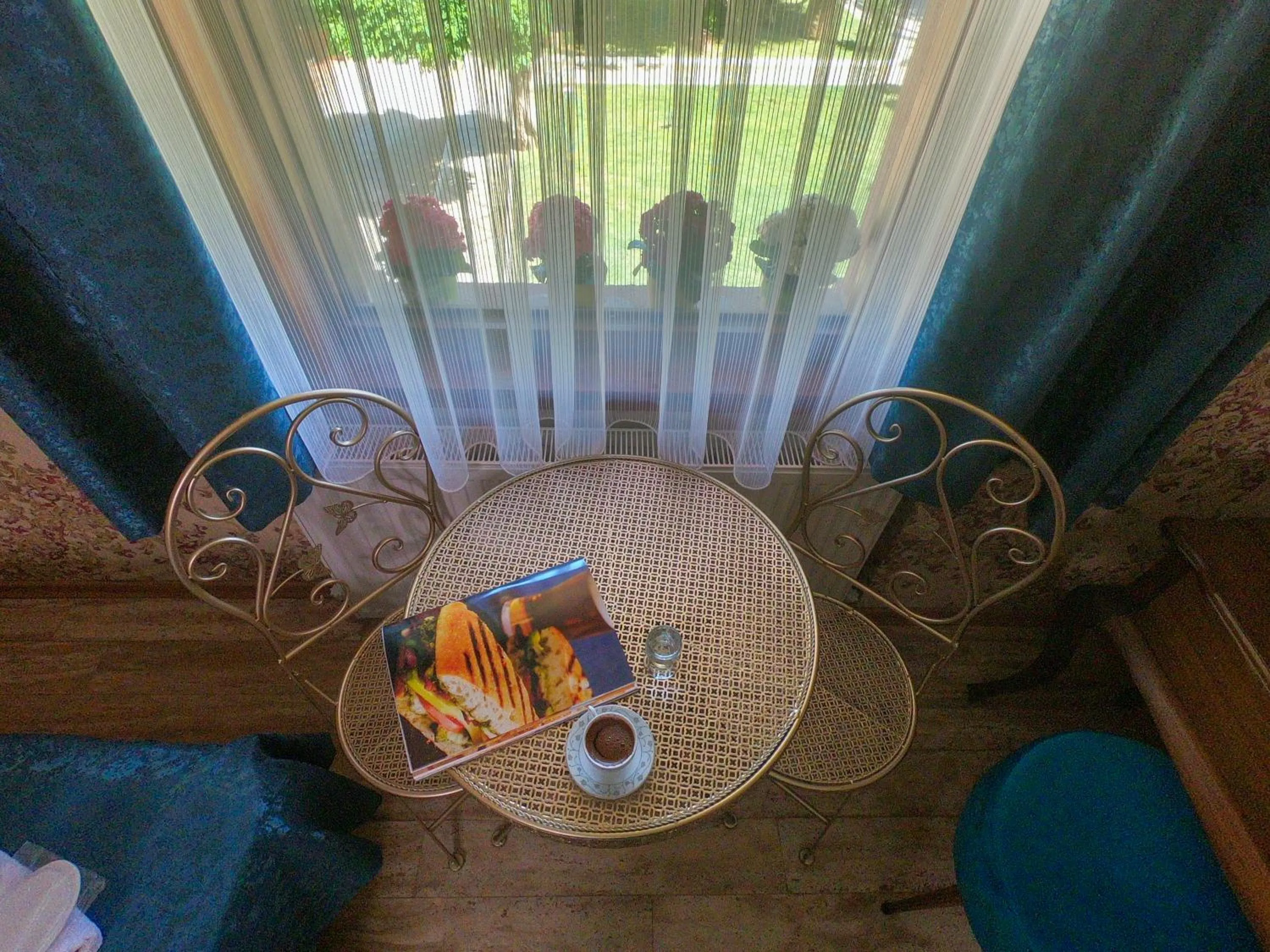 Seating area in Doruk Hotel