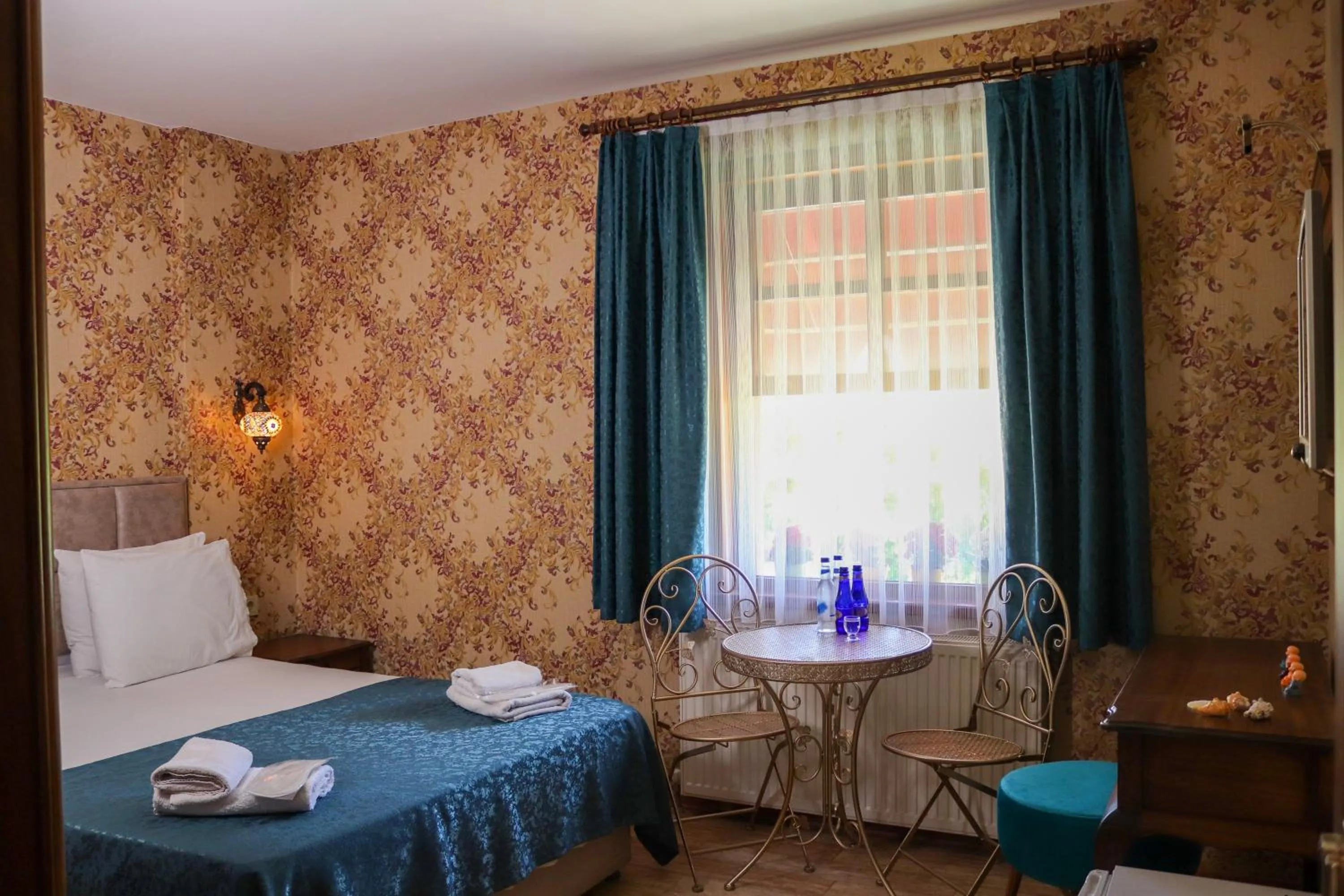 Photo of the whole room, Bed in Doruk Hotel