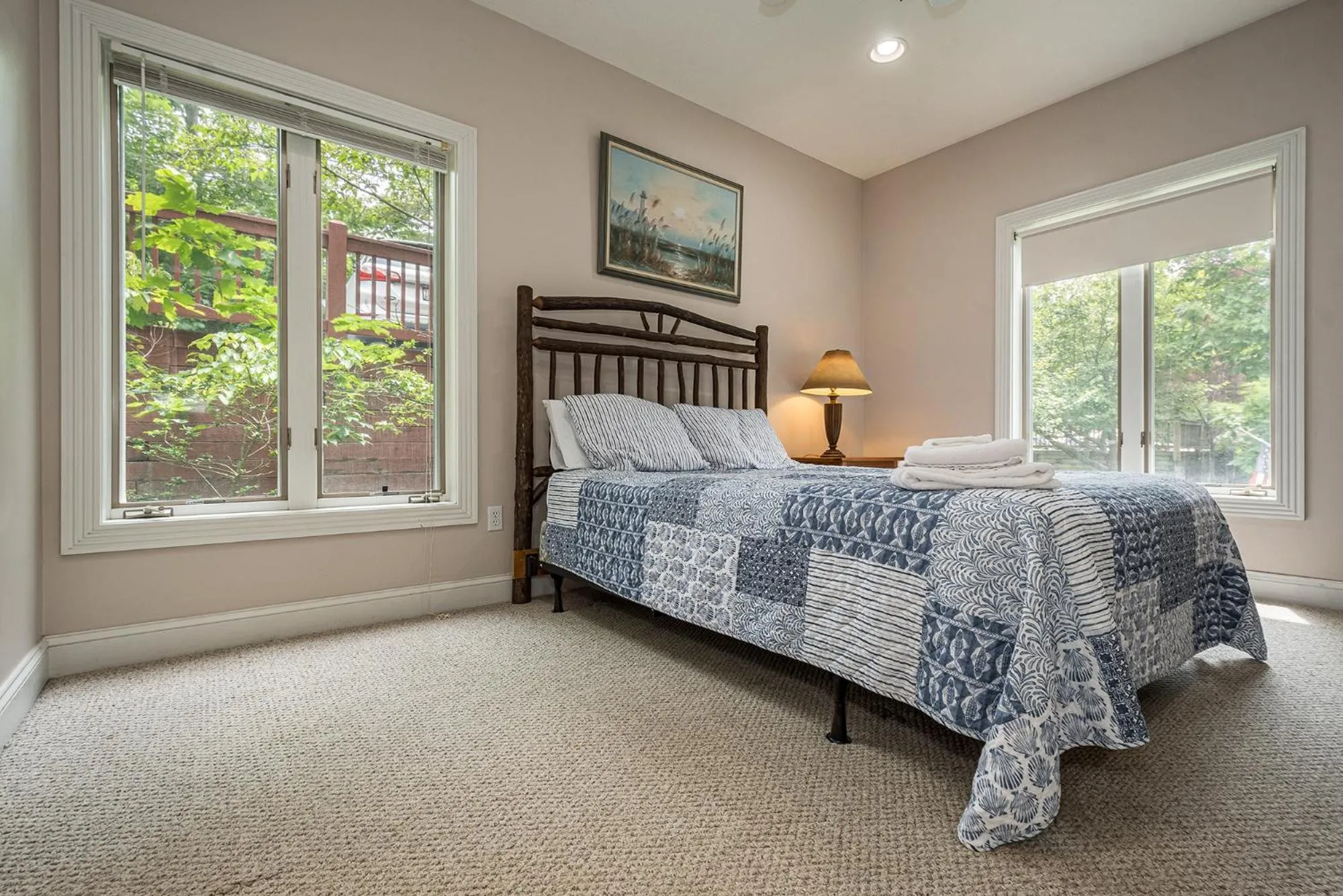 Property building, Bed in Loch Haven