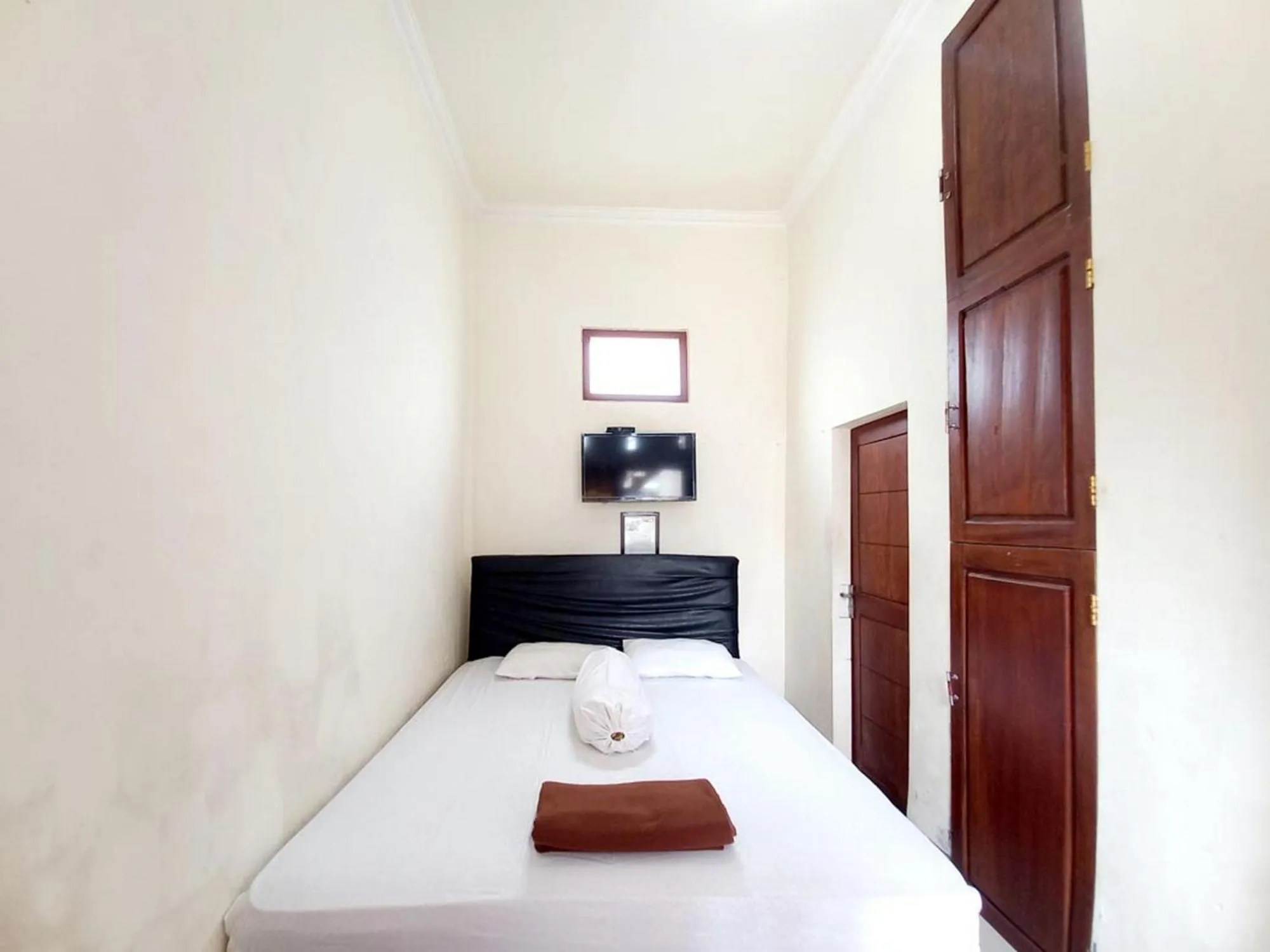 Bed in Griya Juanda Syariah near RS Dharma Husada Probolinggo Mitra RedDoorz