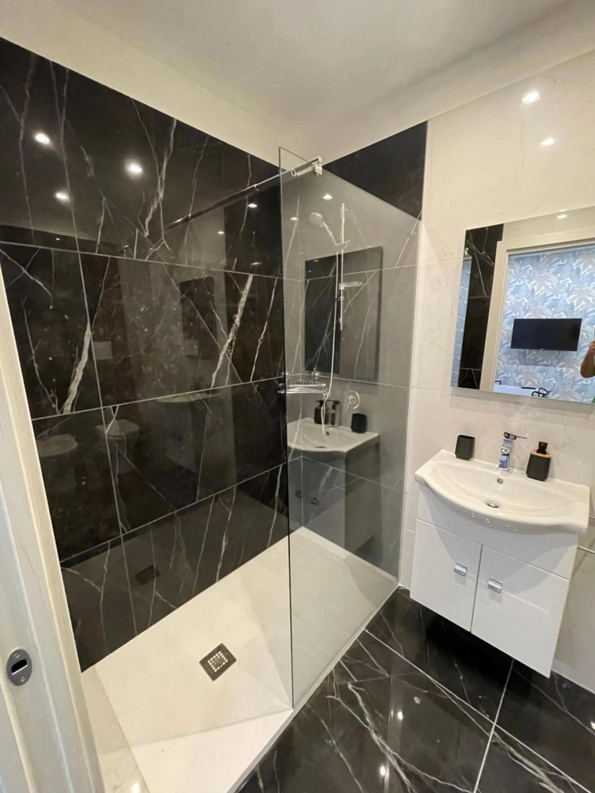 Bathroom in M&M rooms Margherita di Savoia