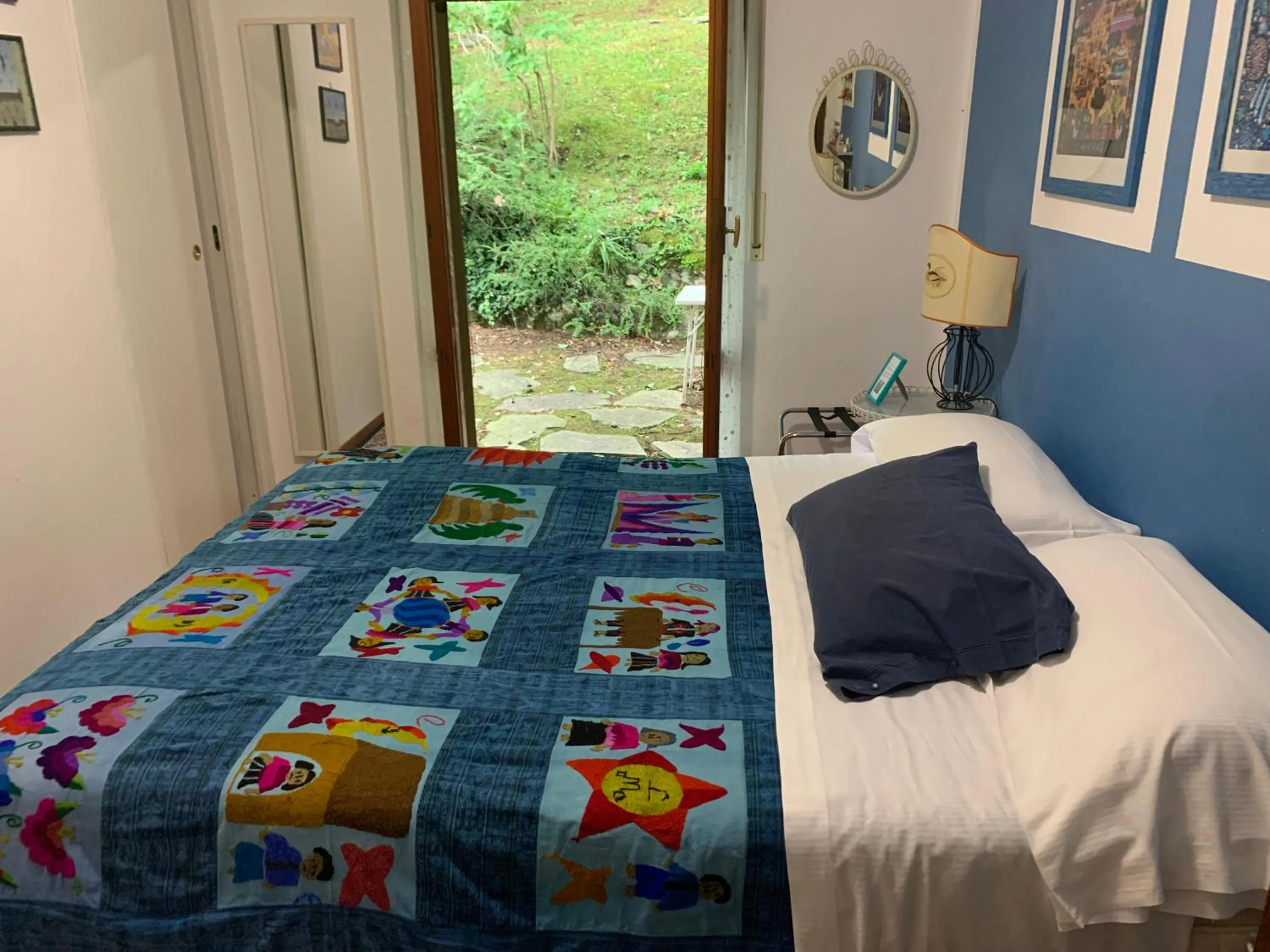 Bed in B&B Le Ortensie -Lago di Como