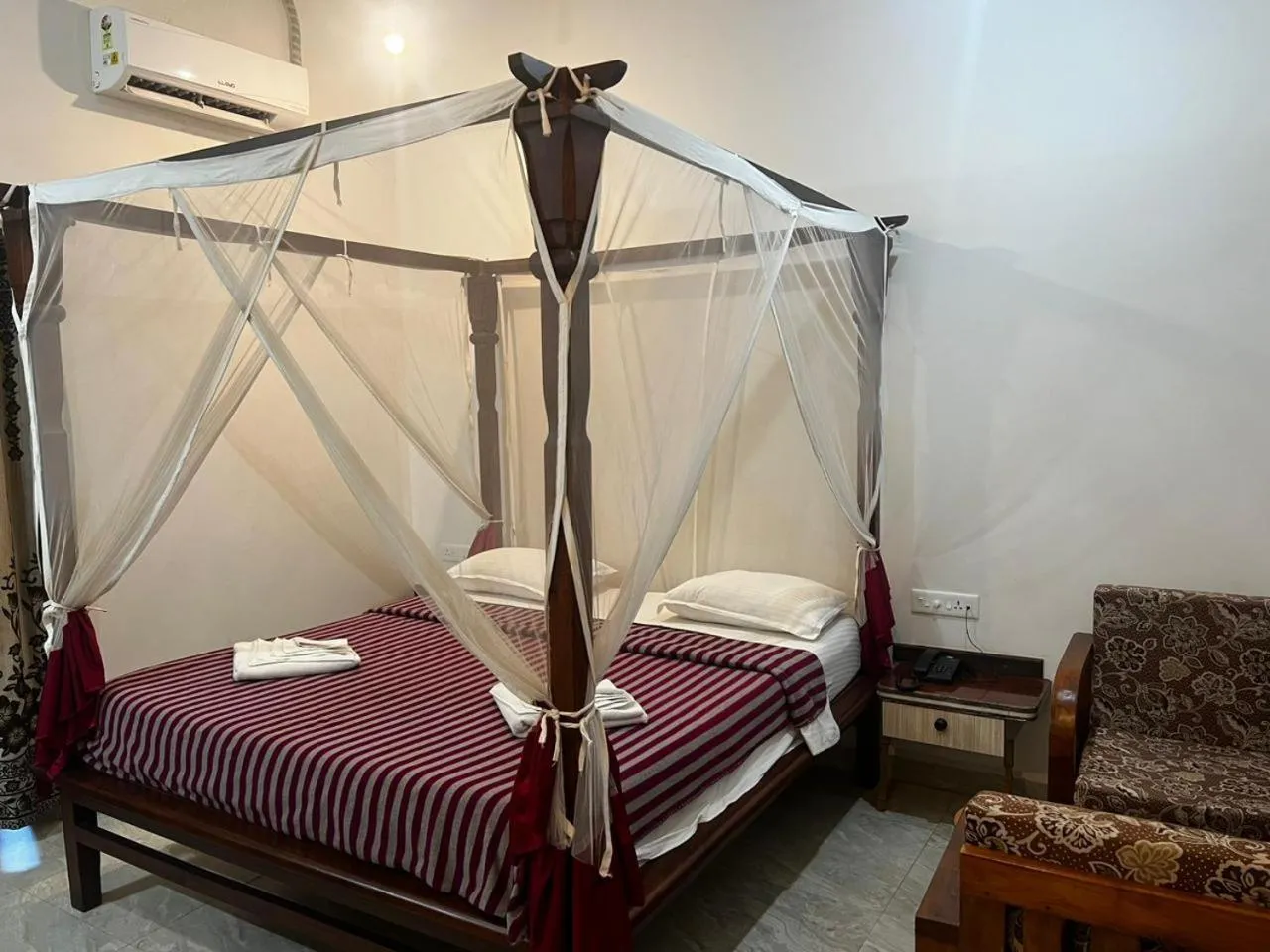 Bed in Maior Roma by Jolly Jolly Lester