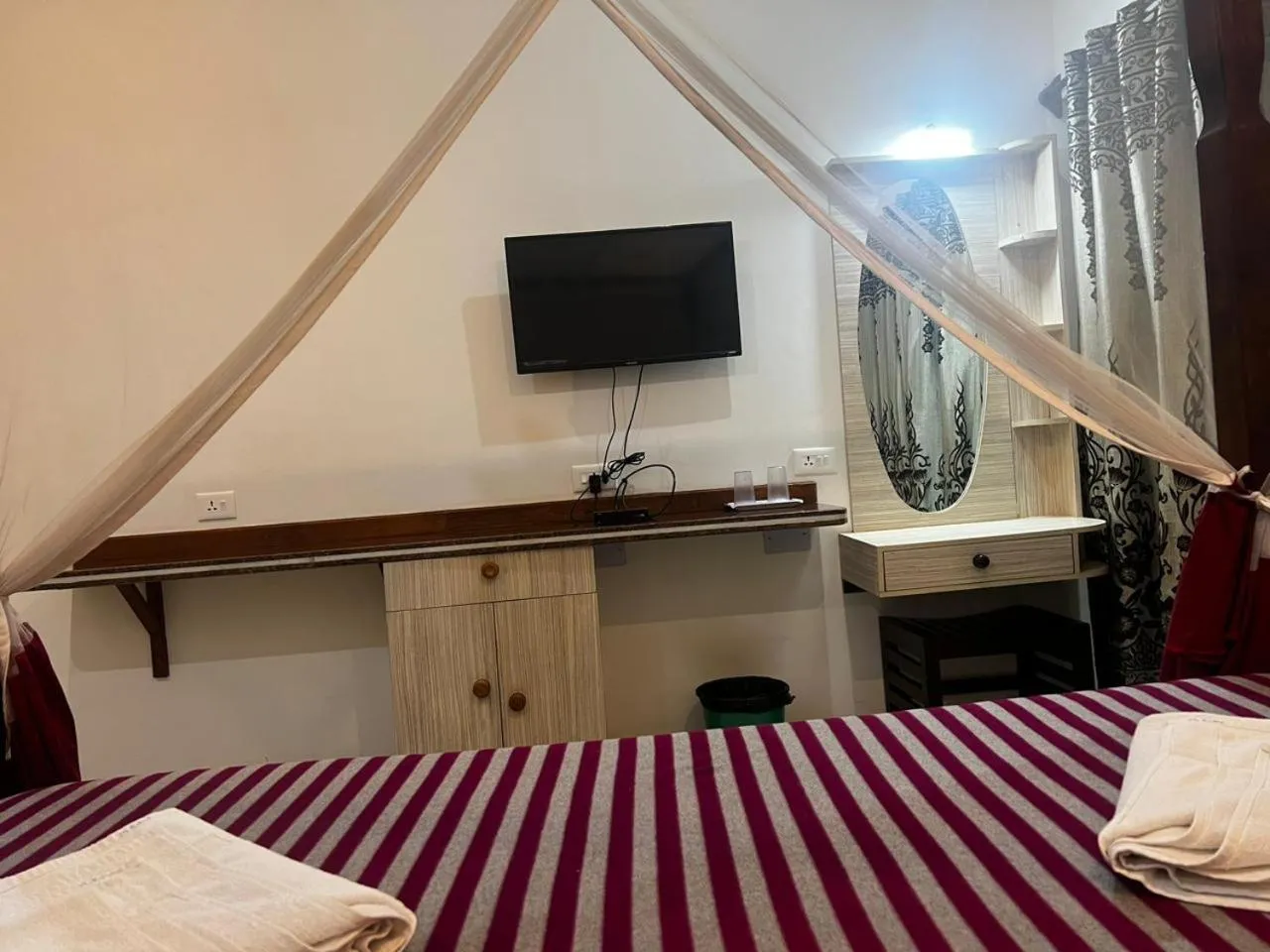 TV and multimedia, Bed in Maior Roma by Jolly Jolly Lester