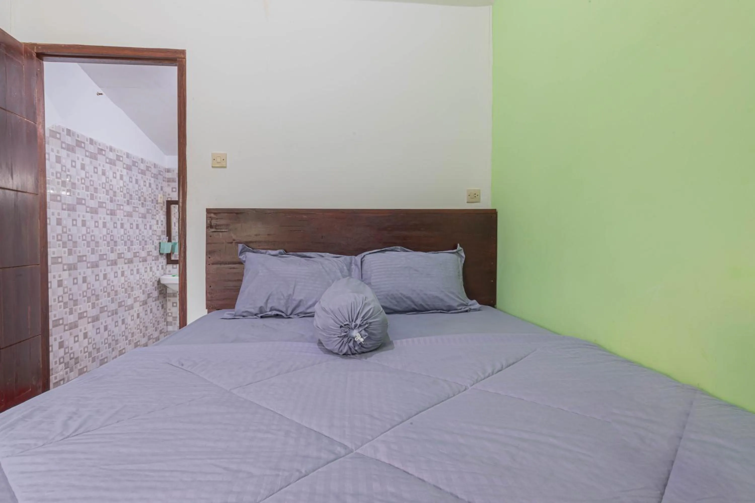 Bedroom, Bed in Bale Gantar