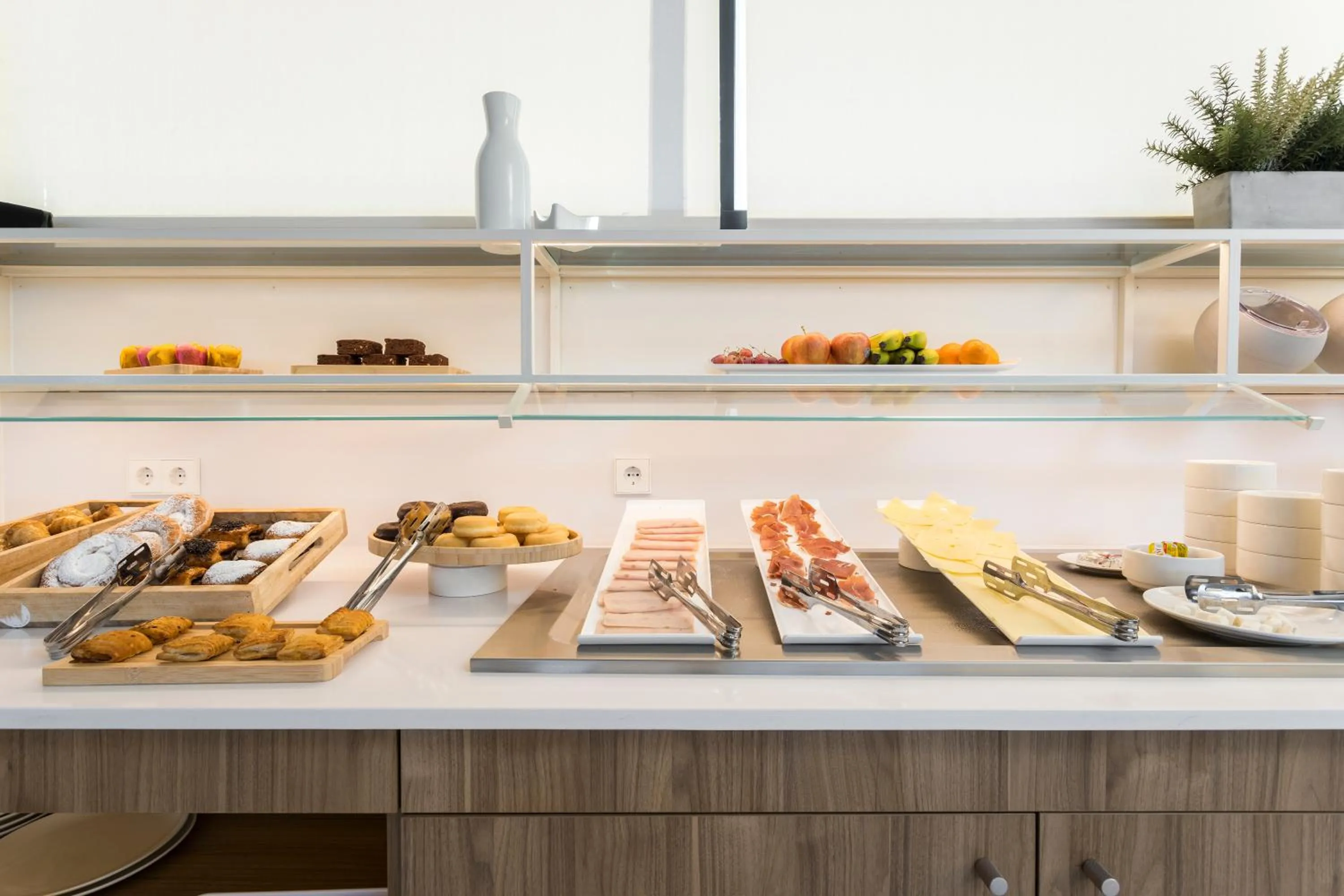 Buffet breakfast in Hotel Terrassa Confort