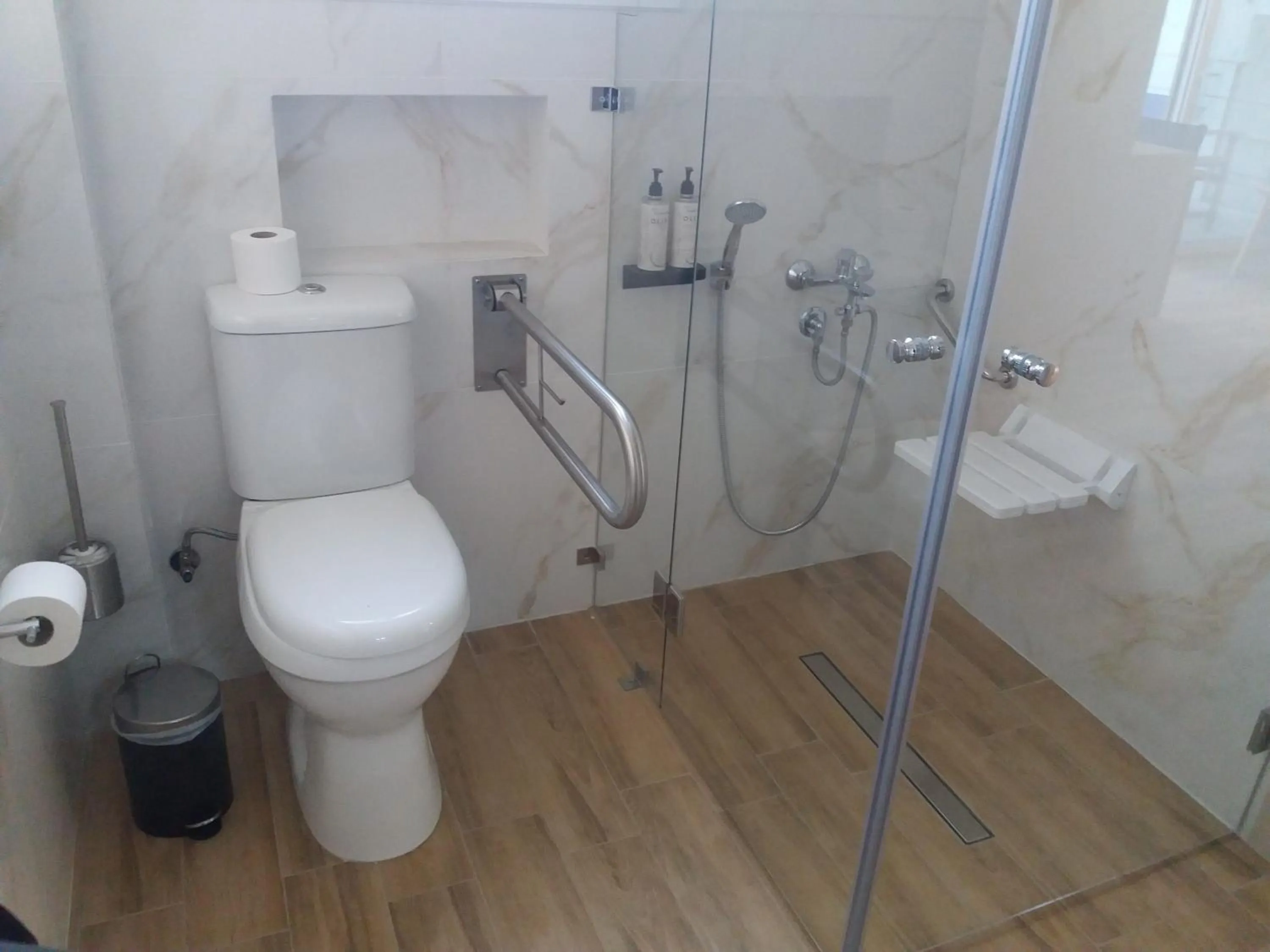 Shower in Stavento Hotel & Resort, new experience