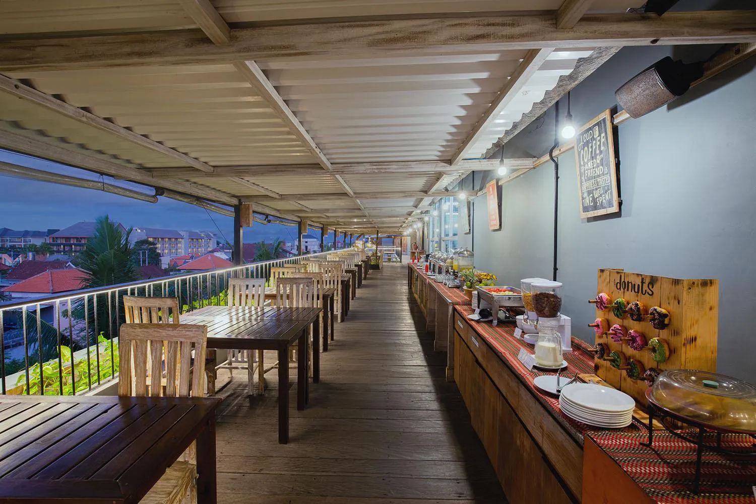 Restaurant/places to eat in FRii Bali Echo Beach