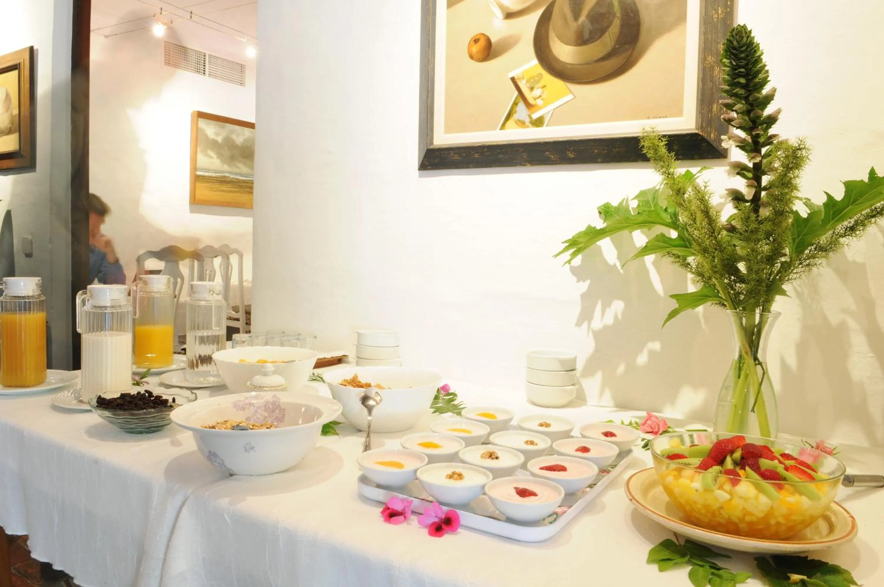 Restaurant/places to eat in Hotel Rural Biniarroca - Adults Only