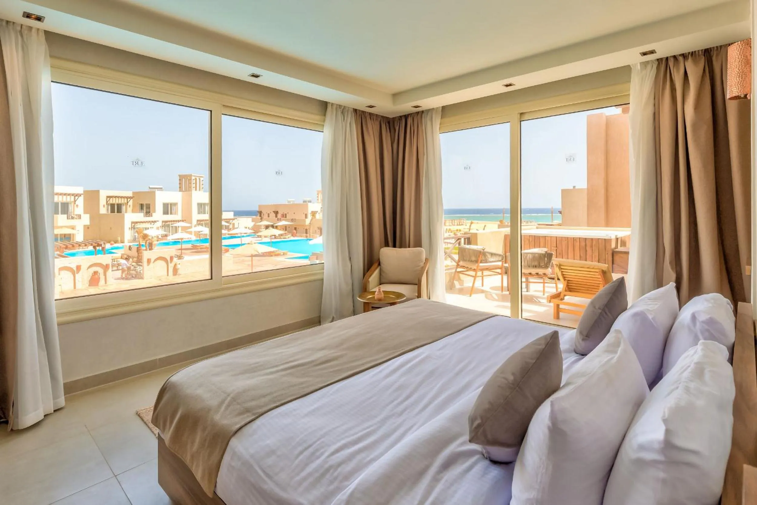 Bed in True Beach Resort