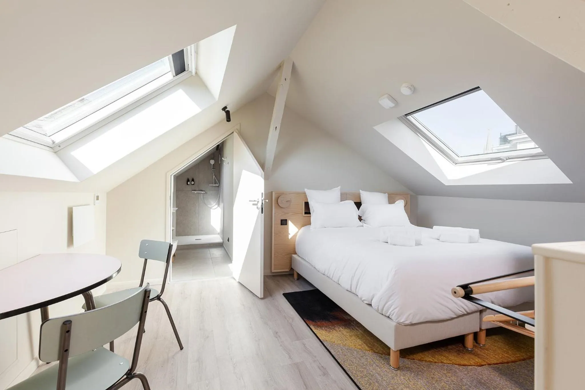 Photo of the whole room, Bed in Gogaille - Gambetta - accès autonome