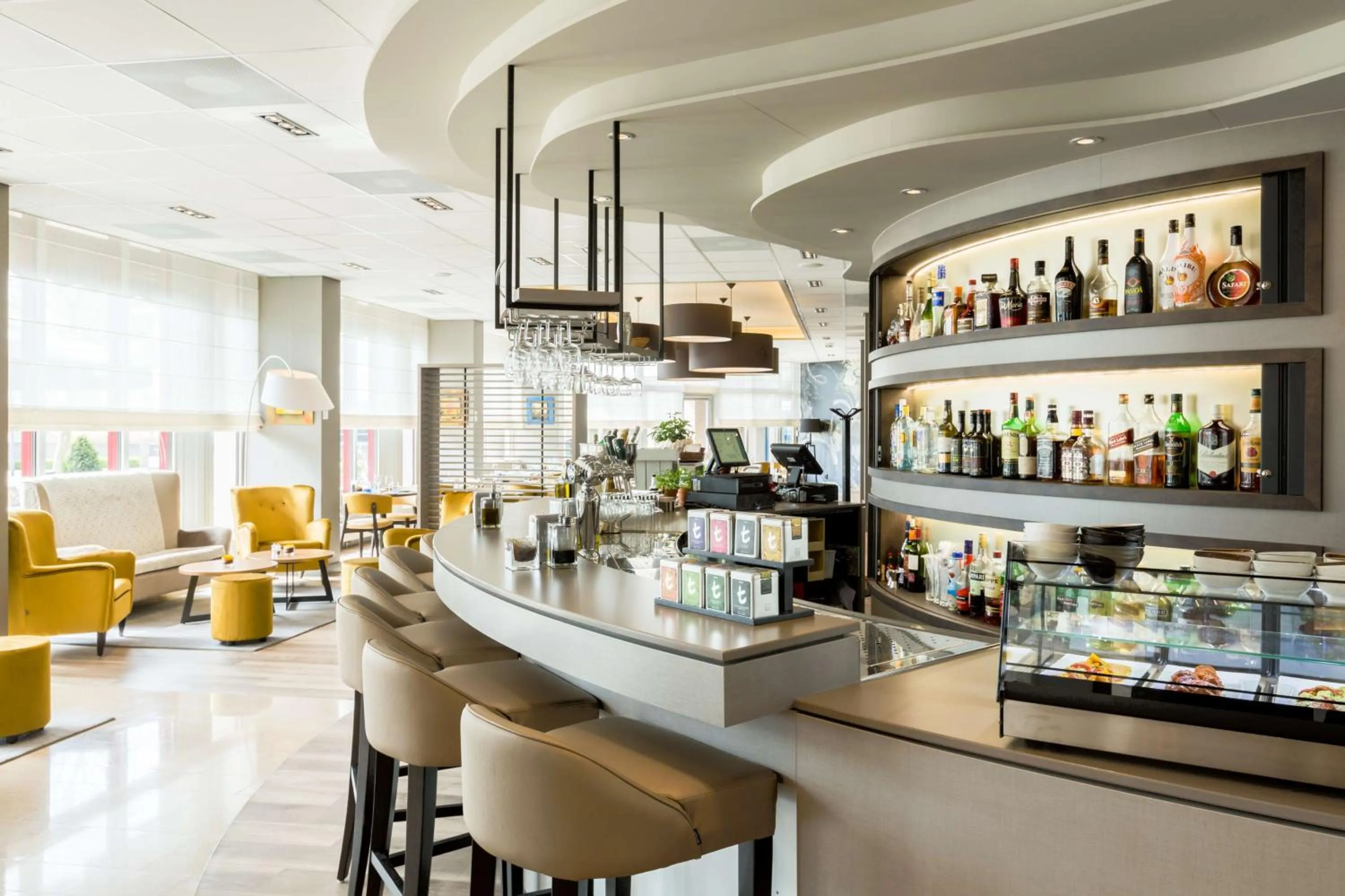Lounge or bar in NH Maastricht