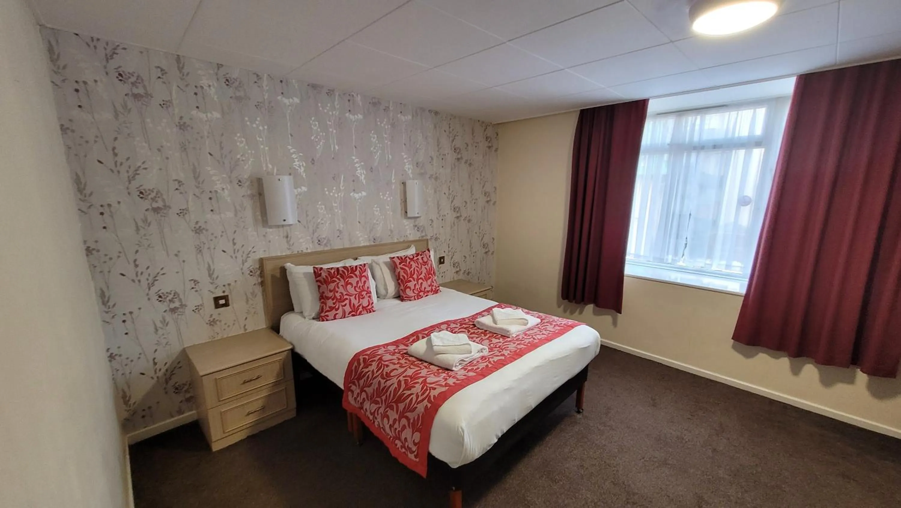 Bed in Heathlands Hotel